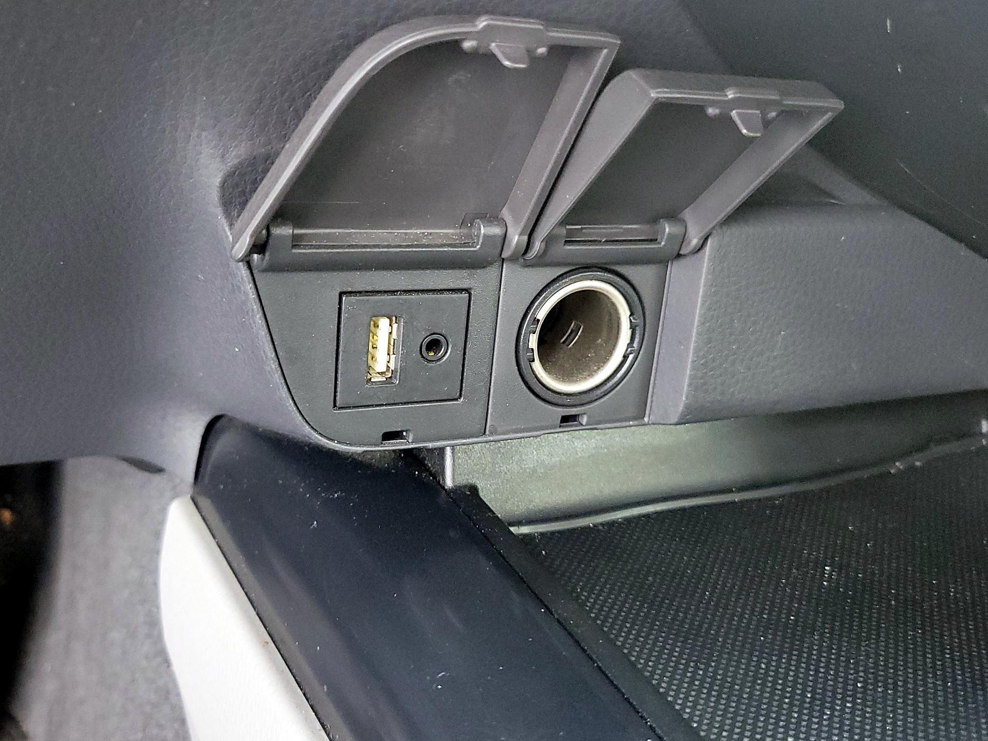 Thumbnail: 2018 Toyota Camry - 18