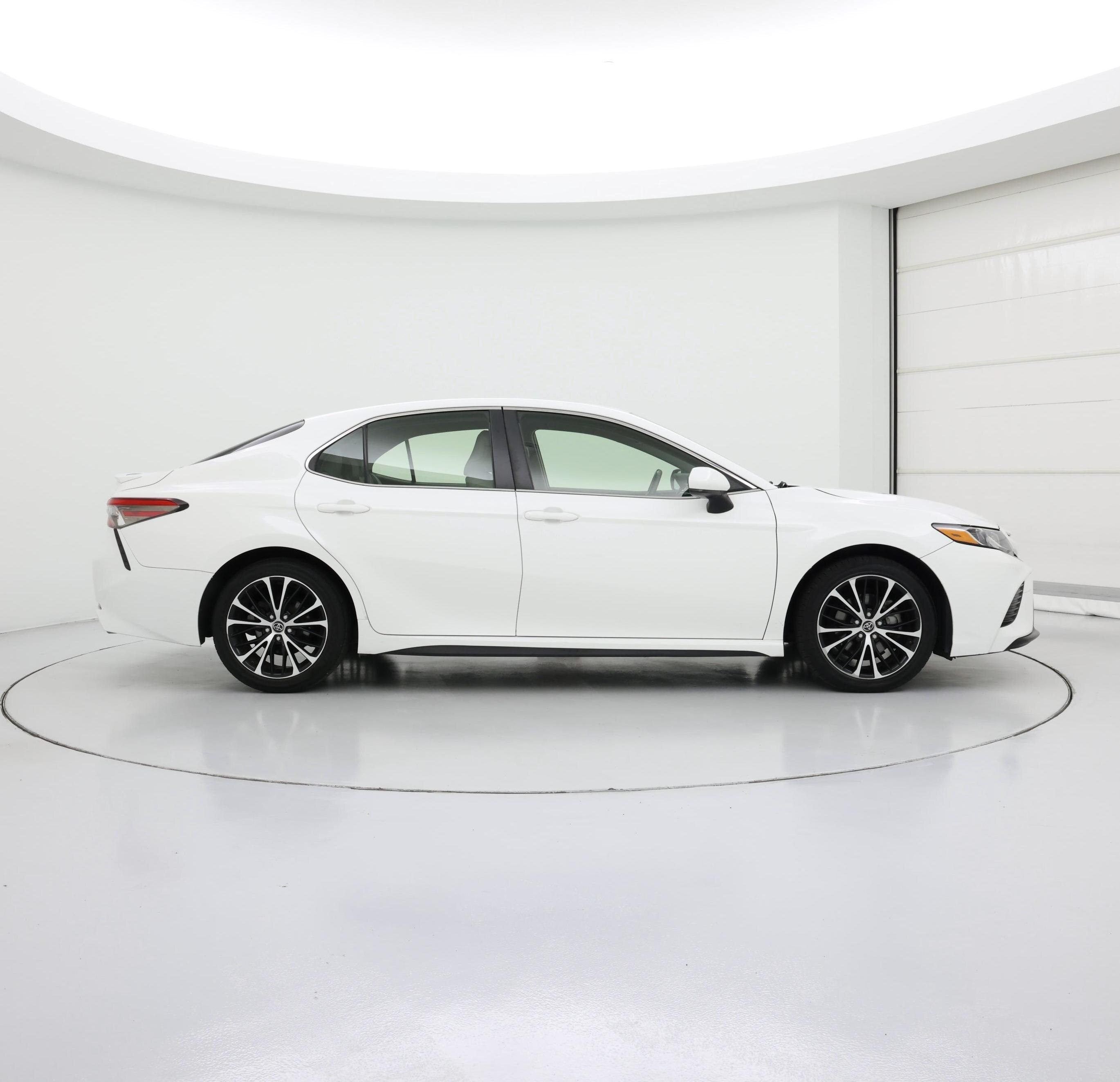 Thumbnail: 2018 Toyota Camry - 7