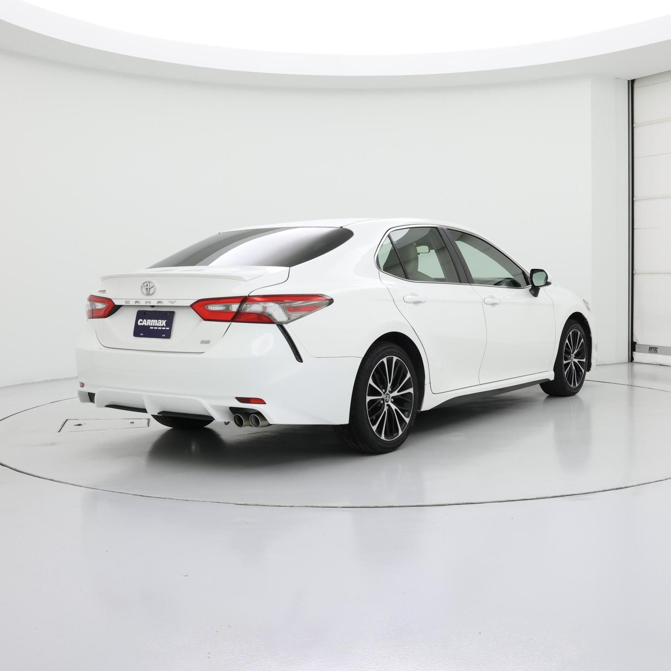 Thumbnail: 2018 Toyota Camry - 8