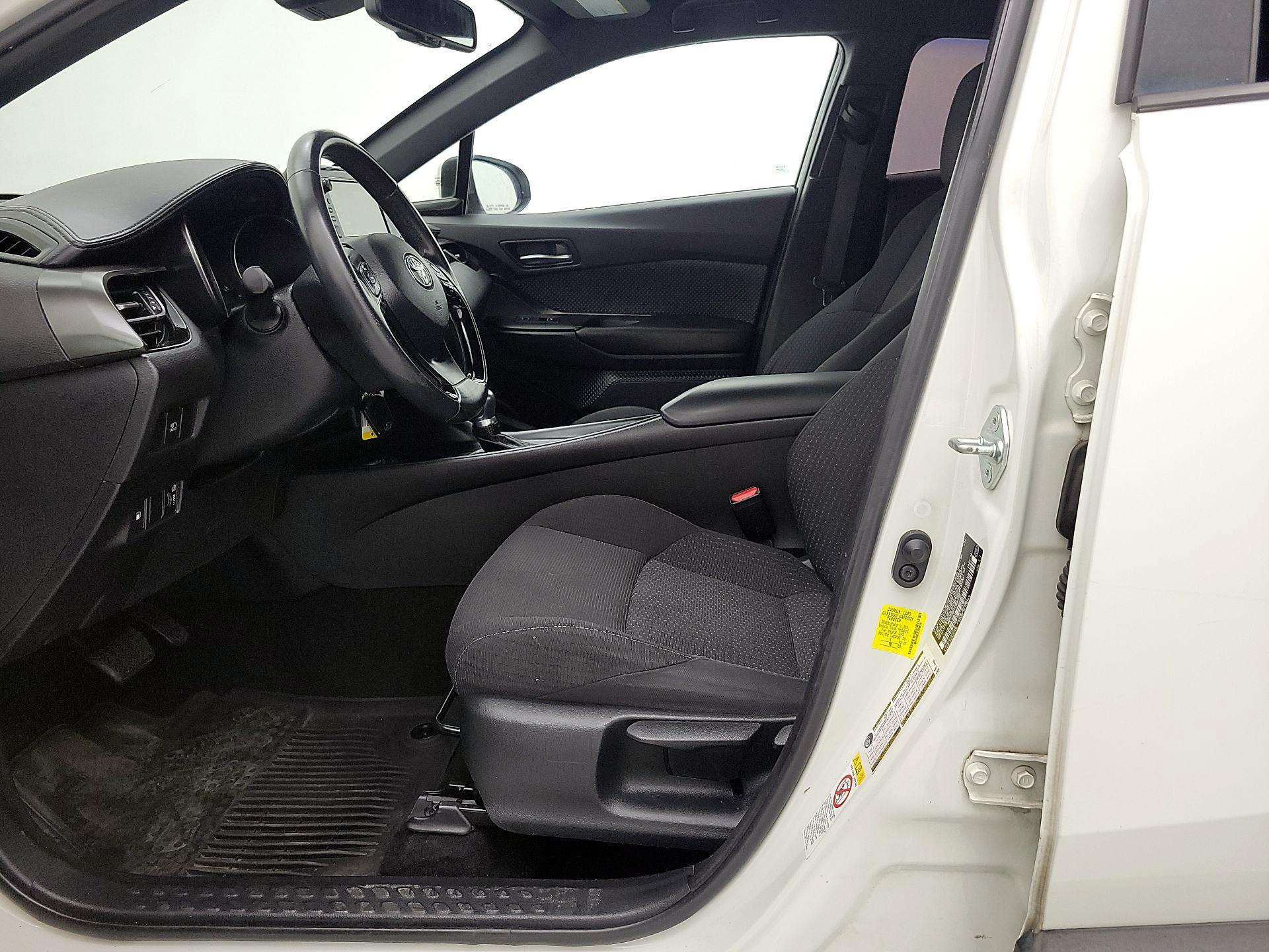 Thumbnail: 2018 Toyota C-HR - 11