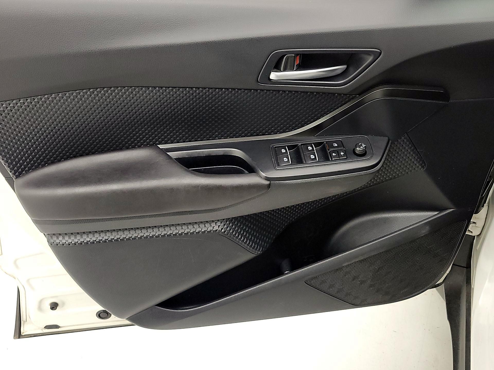 Thumbnail: 2018 Toyota C-HR - 12