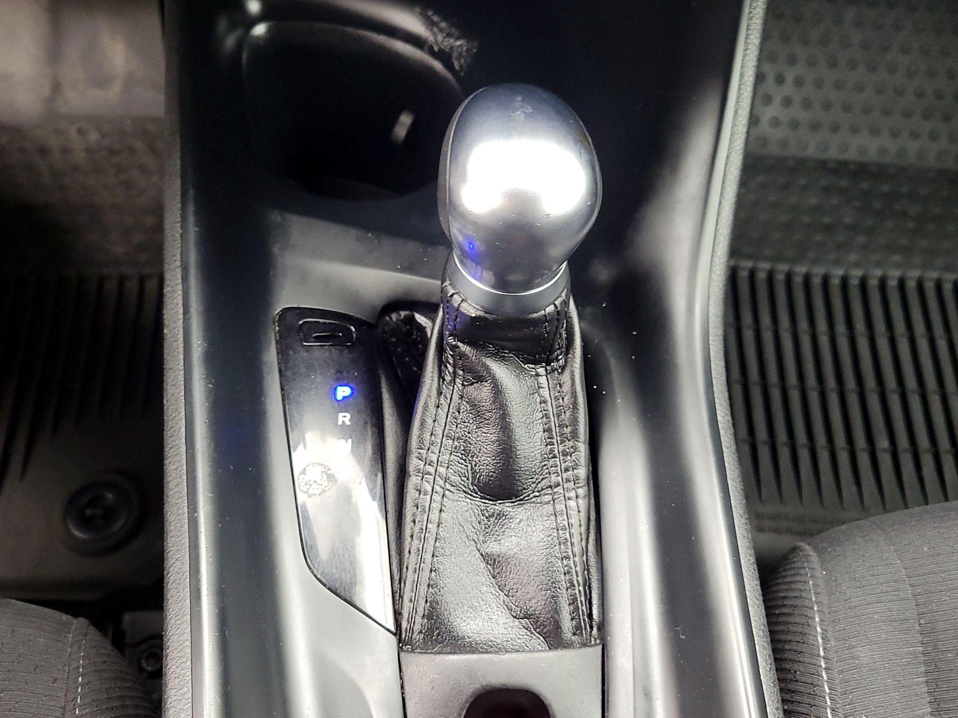 Thumbnail: 2018 Toyota C-HR - 17