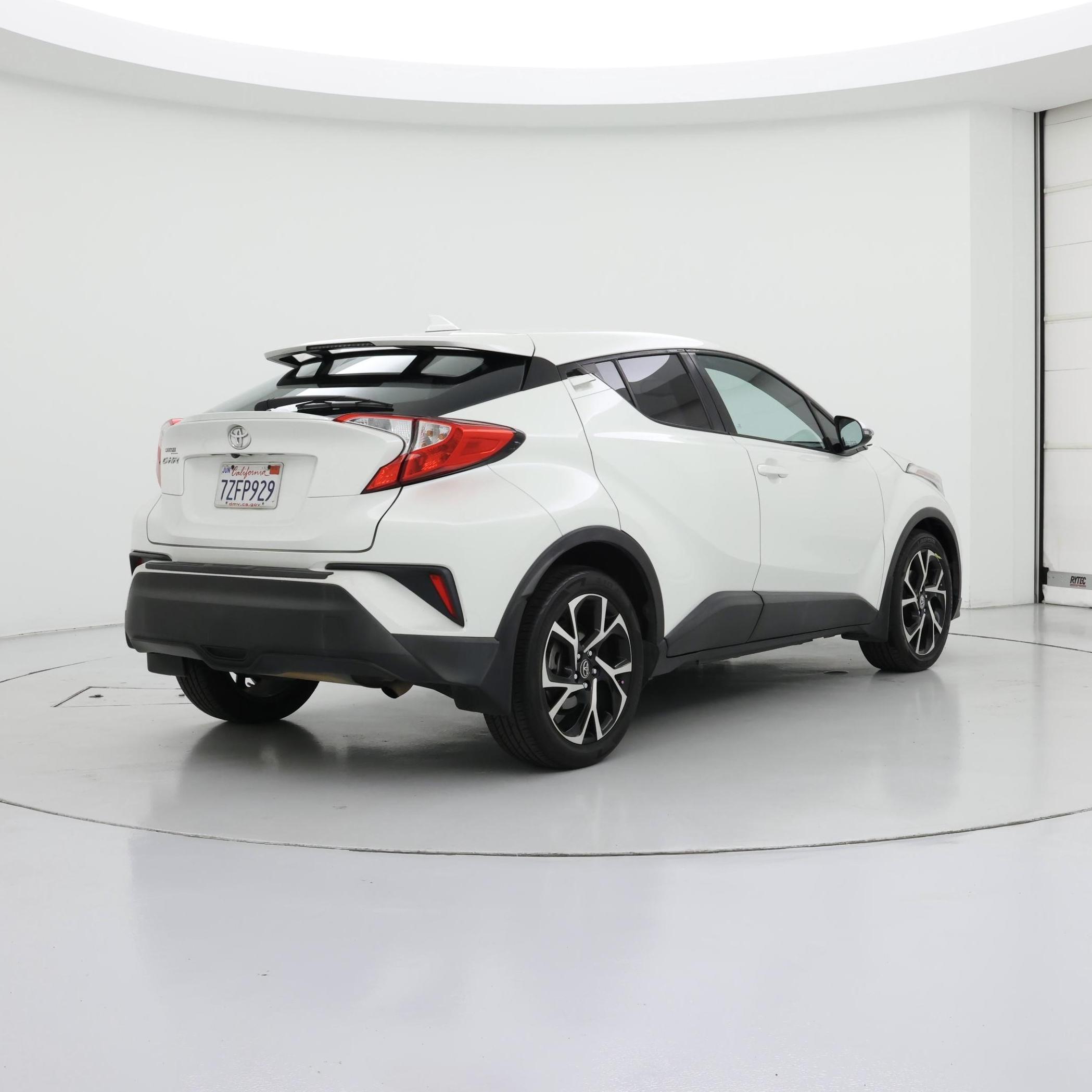 Thumbnail: 2018 Toyota C-HR - 8