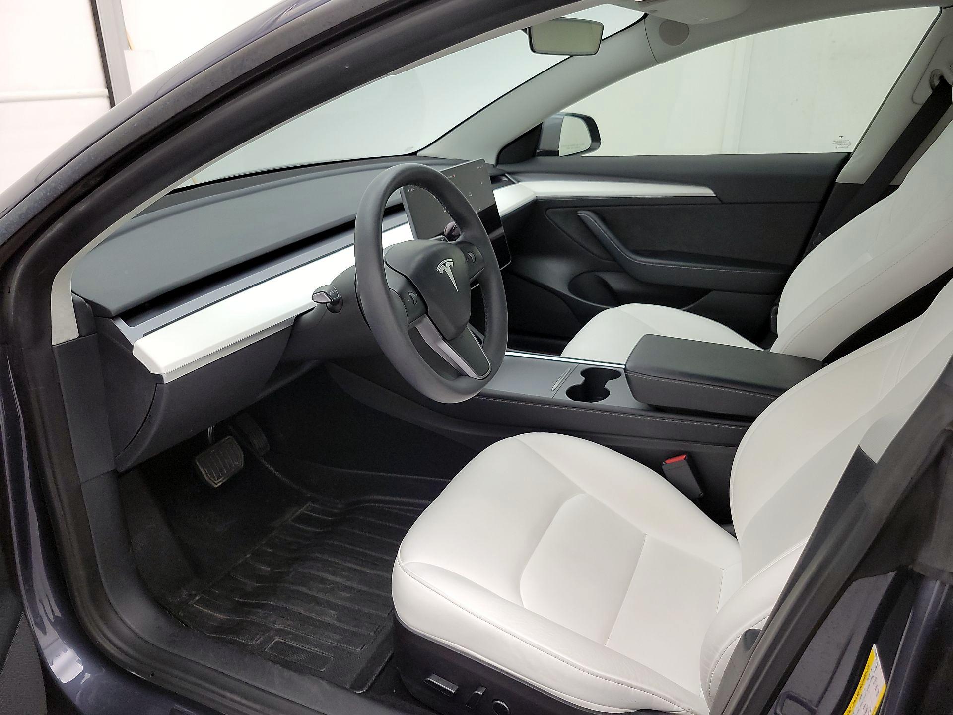 Thumbnail: 2022 Tesla Model 3 - 11