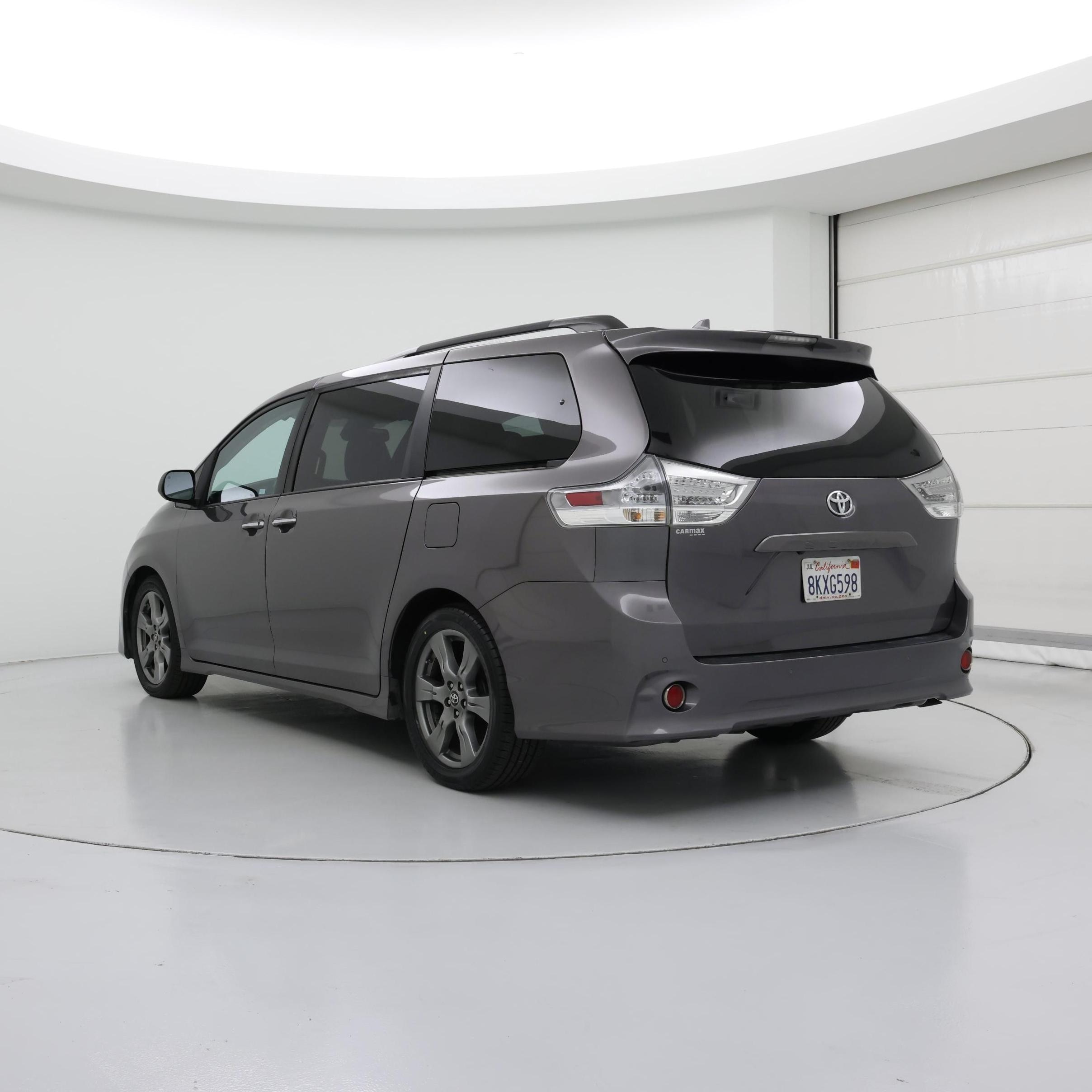 Thumbnail: 2019 Toyota Sienna - 2
