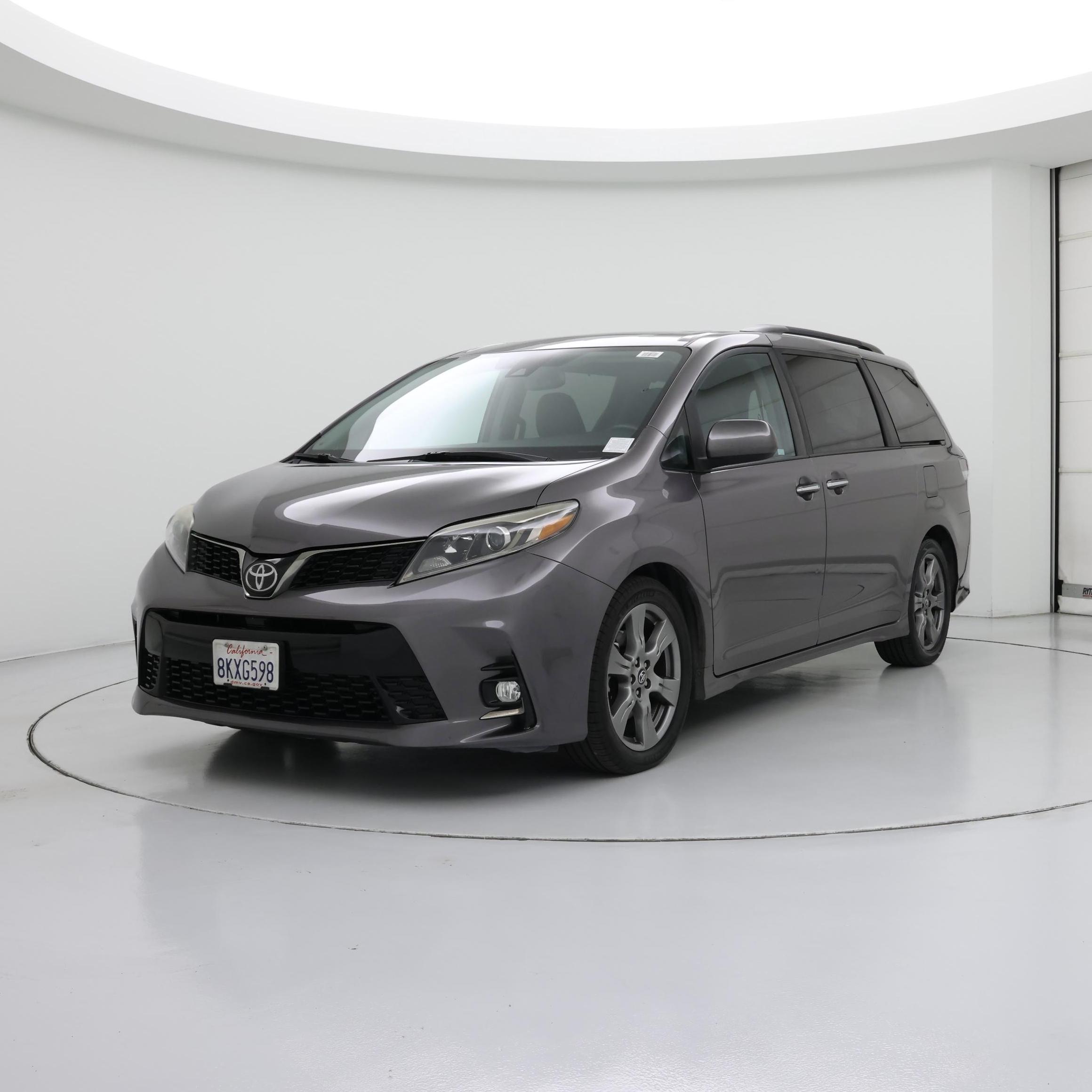 Thumbnail: 2019 Toyota Sienna - 4