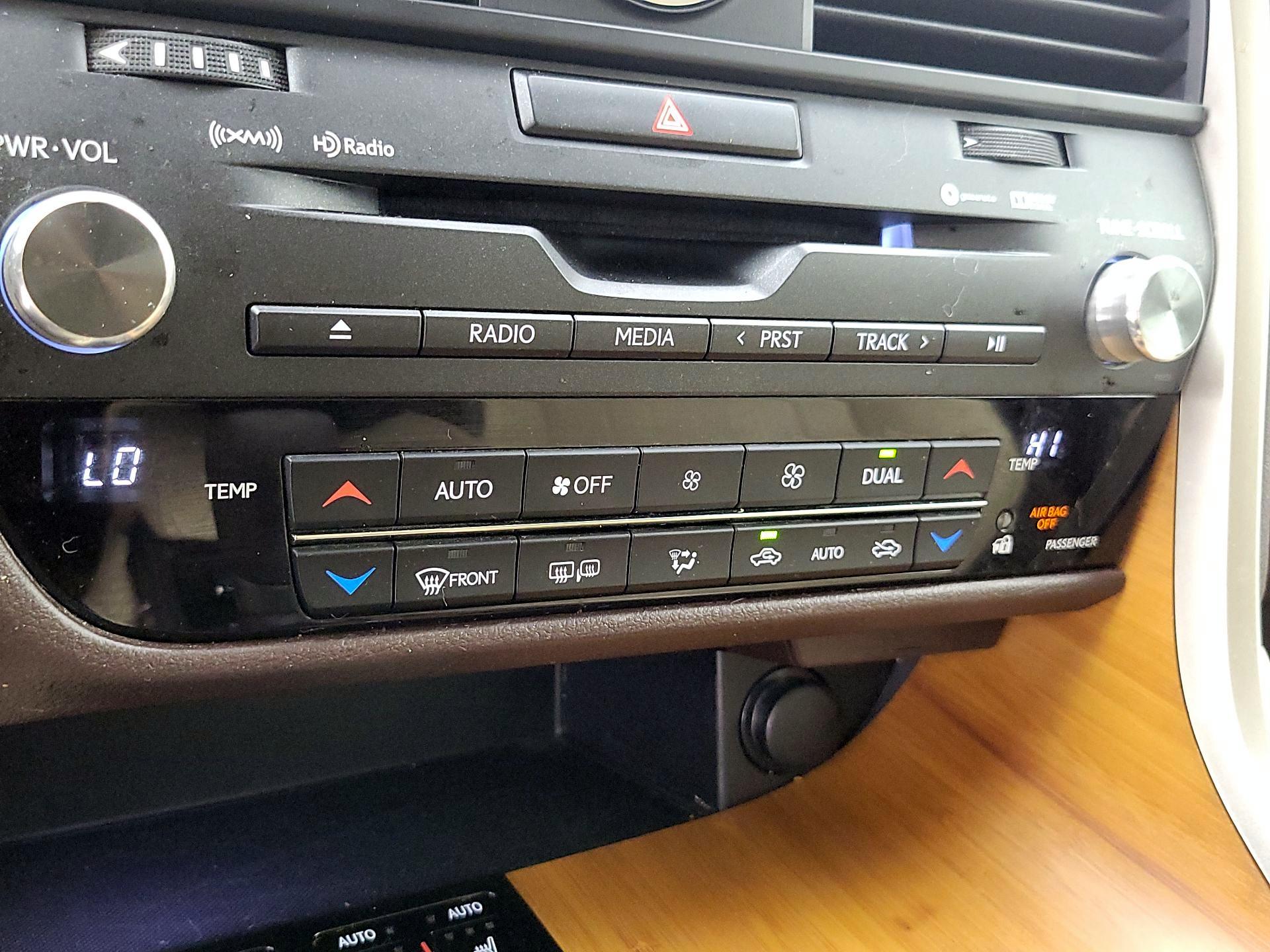 Thumbnail: 2018 Lexus RX - 17