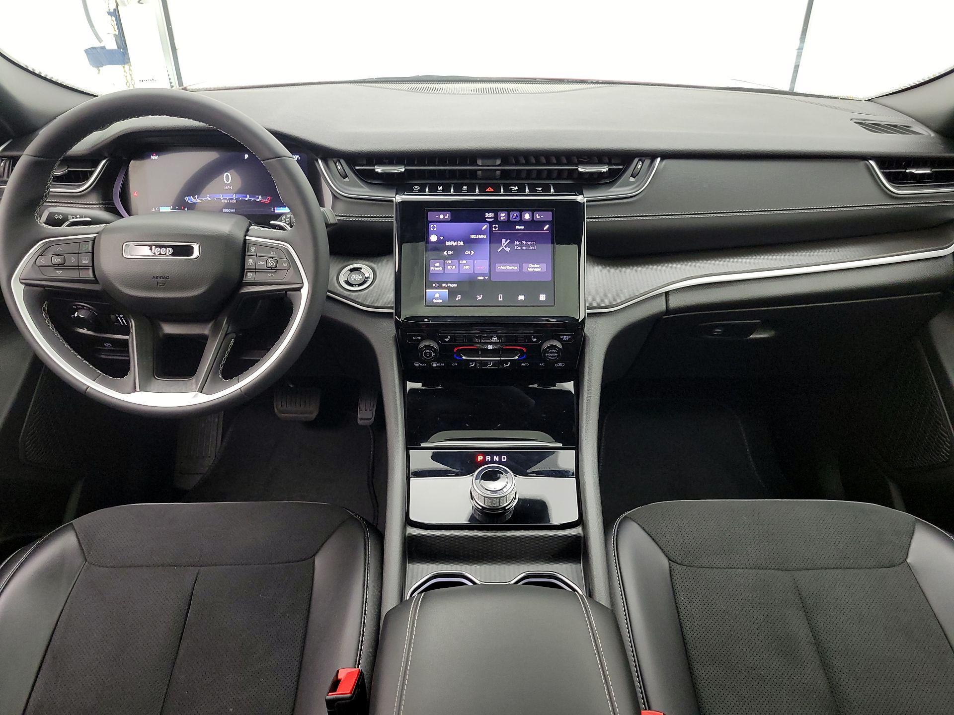 Thumbnail: 2023 Jeep Grand Cherokee - 9