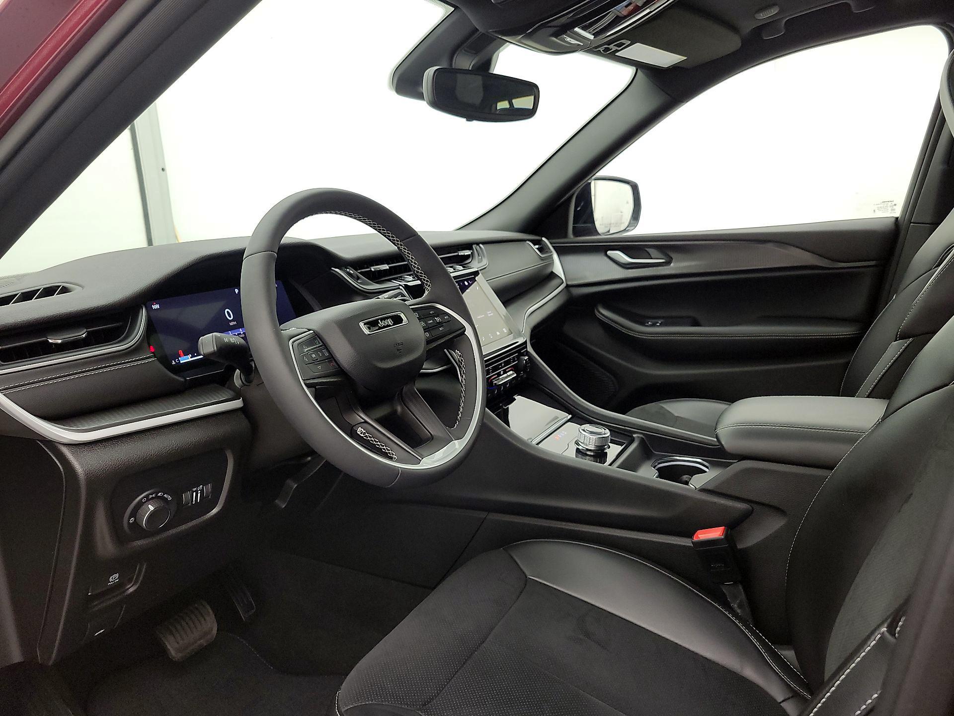 Thumbnail: 2023 Jeep Grand Cherokee - 11