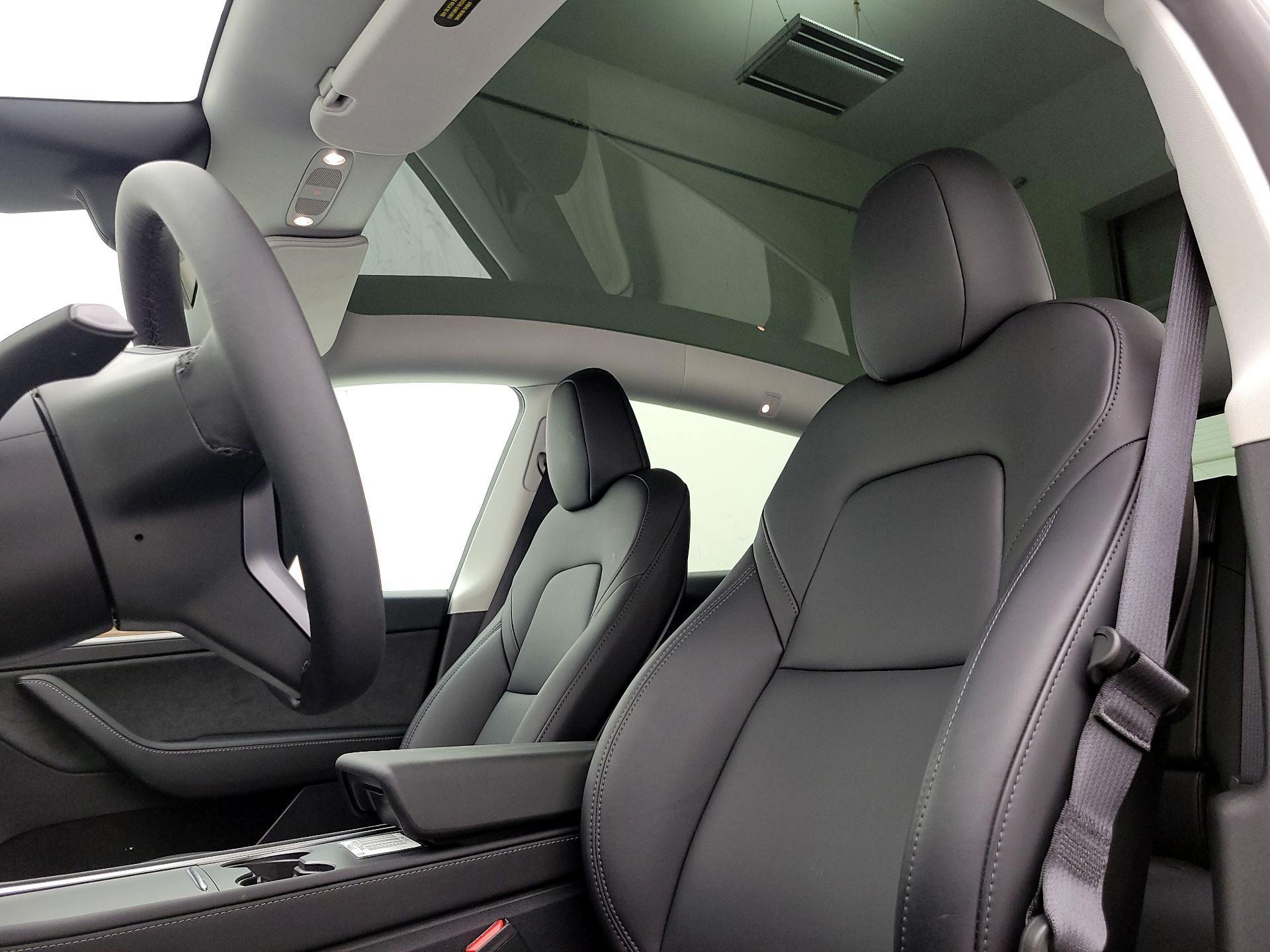 Thumbnail: 2025 Tesla Model Y - 19