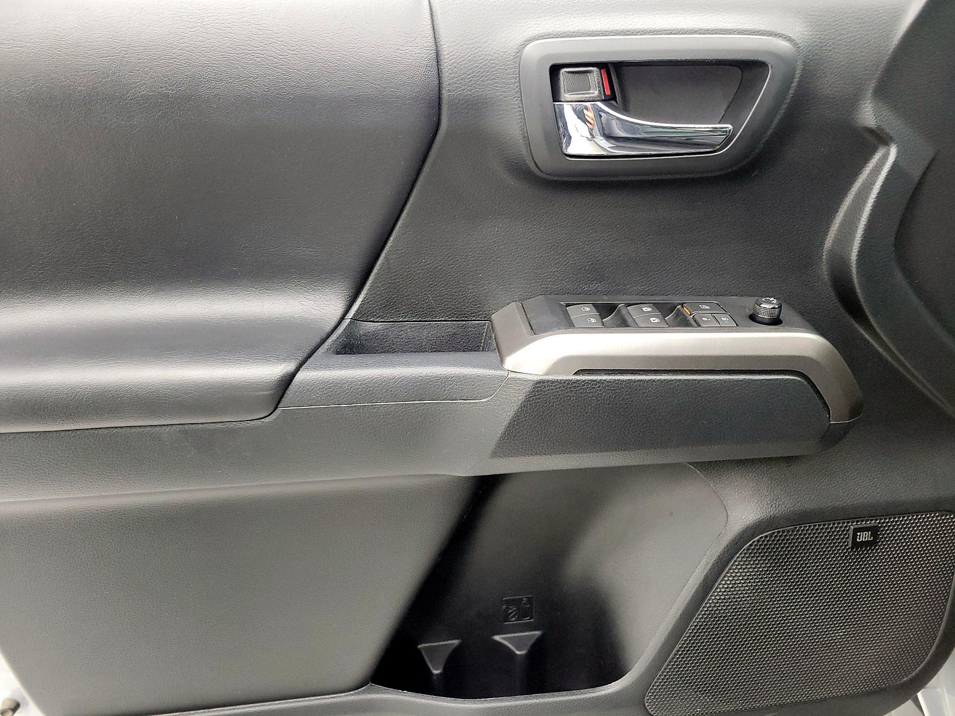 Thumbnail: 2019 Toyota Tacoma - 12