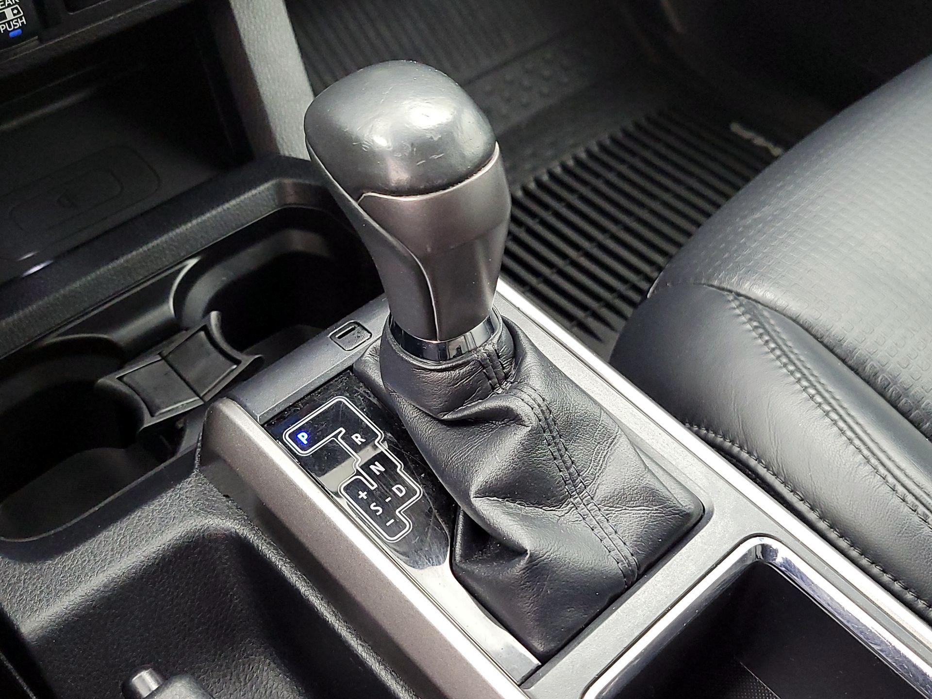 Thumbnail: 2019 Toyota Tacoma - 18