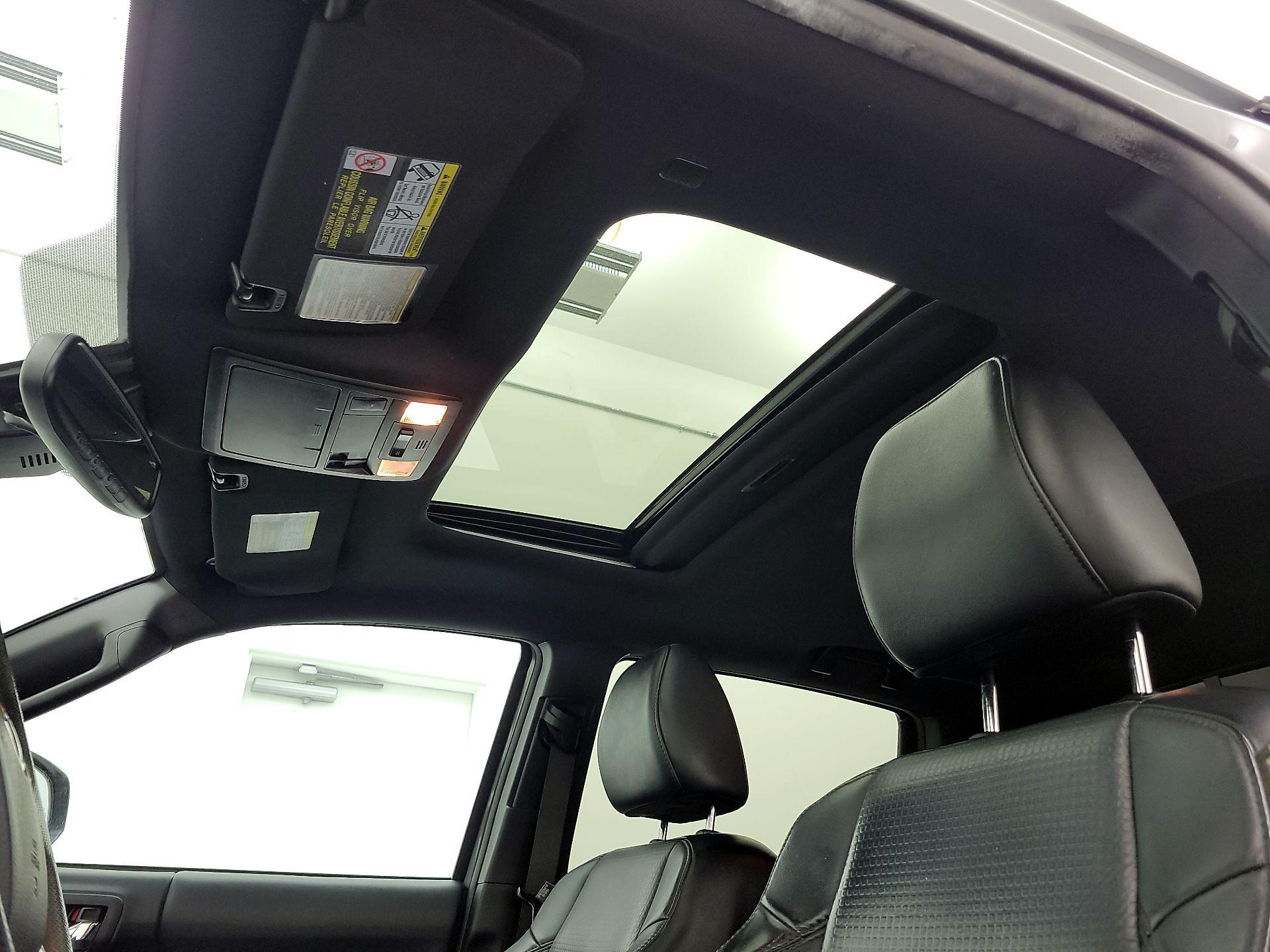 Thumbnail: 2019 Toyota Tacoma - 20