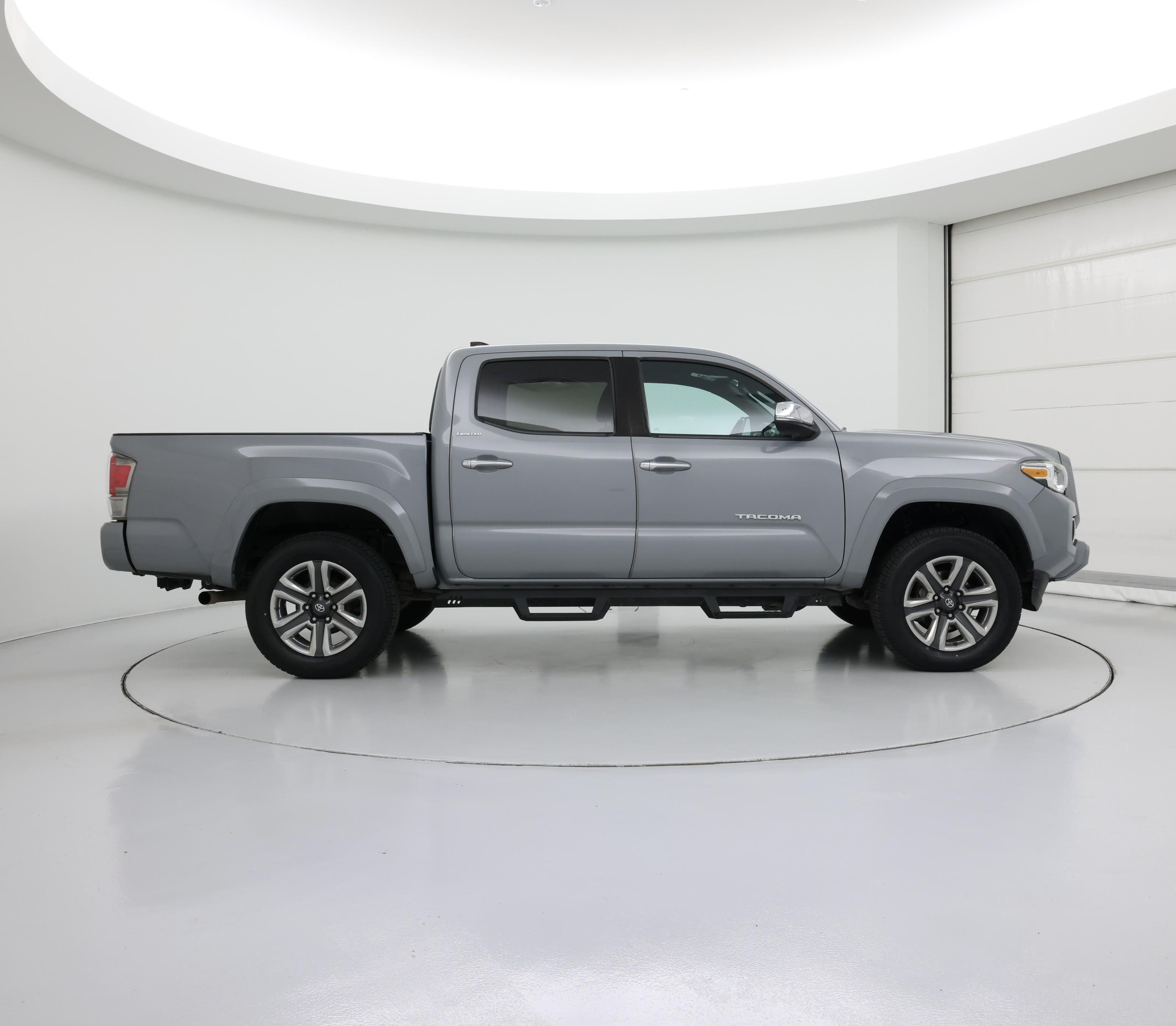 Thumbnail: 2019 Toyota Tacoma - 7