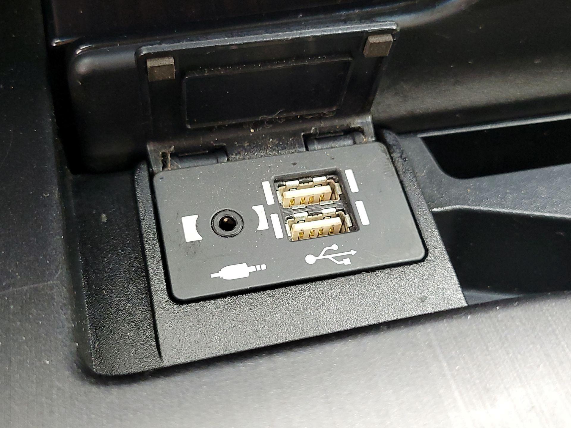 Thumbnail: 2021 Lexus ES - 19