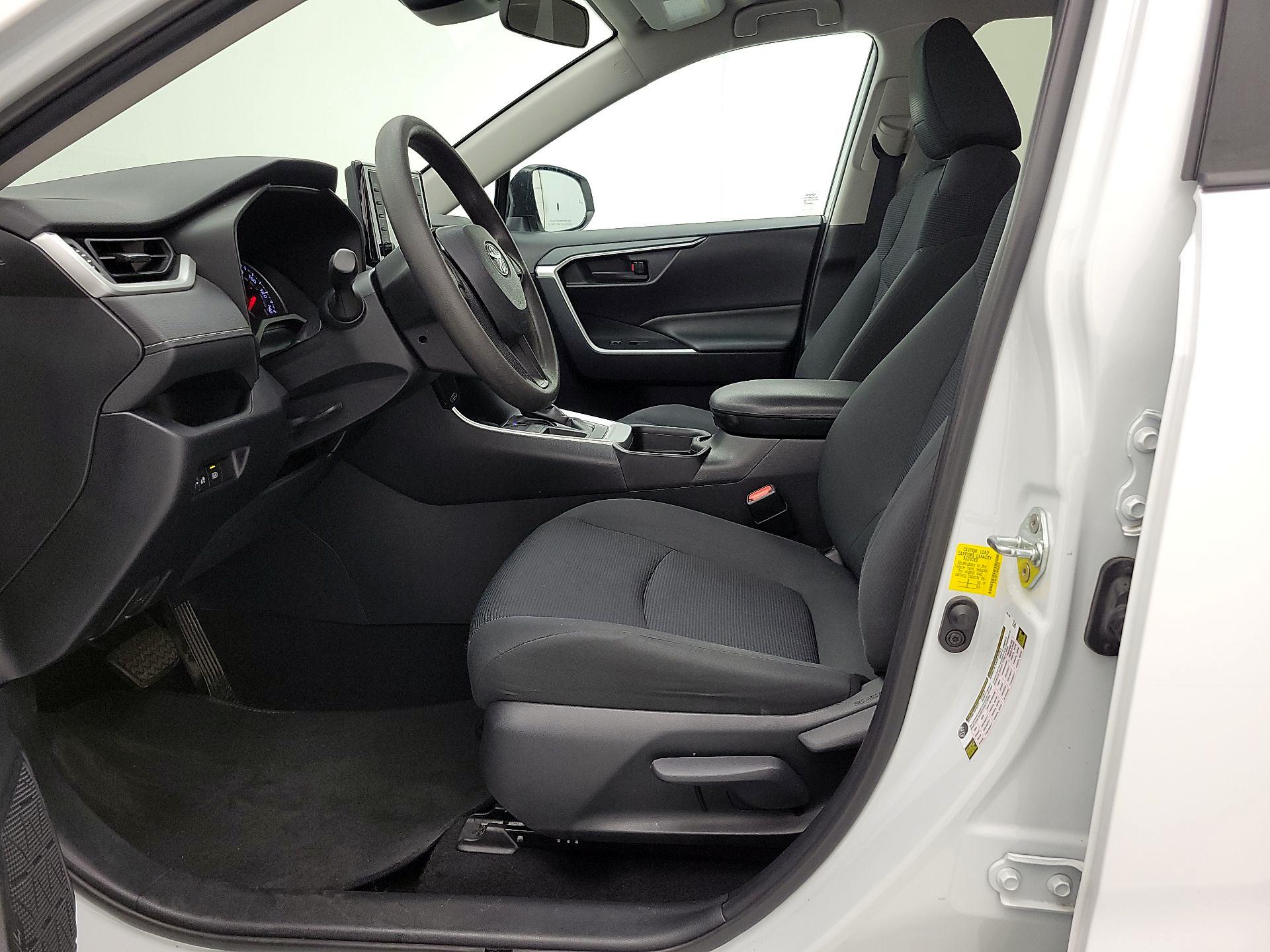 Thumbnail: 2019 Toyota RAV4 - 11