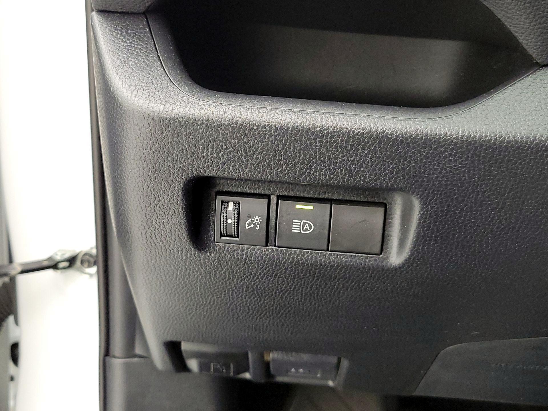 Thumbnail: 2019 Toyota RAV4 - 13