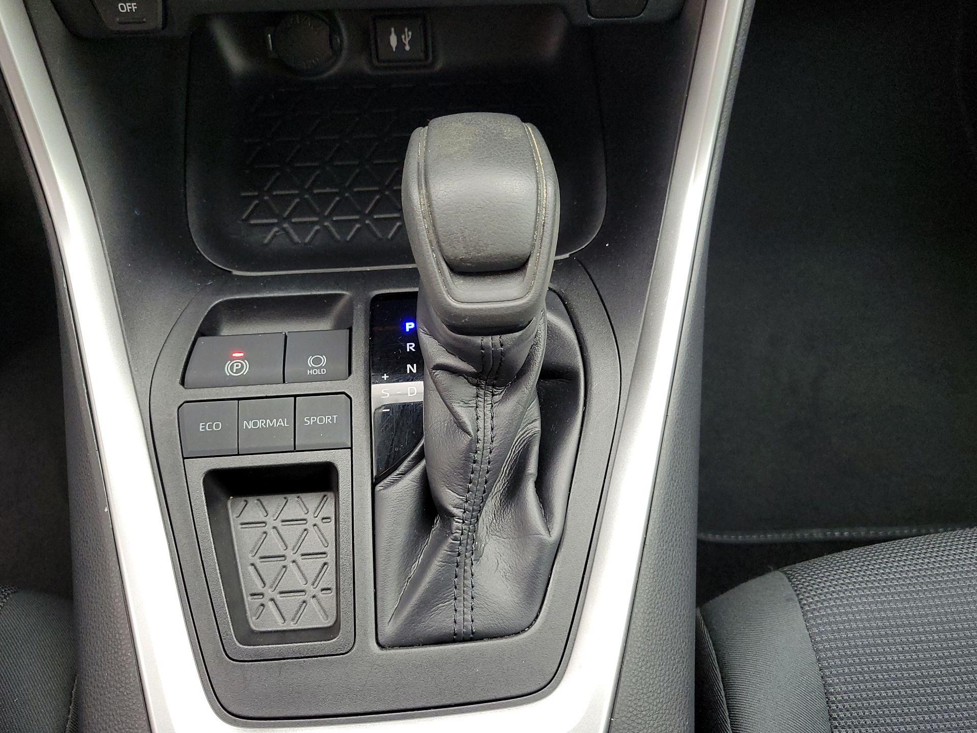 Thumbnail: 2019 Toyota RAV4 - 17