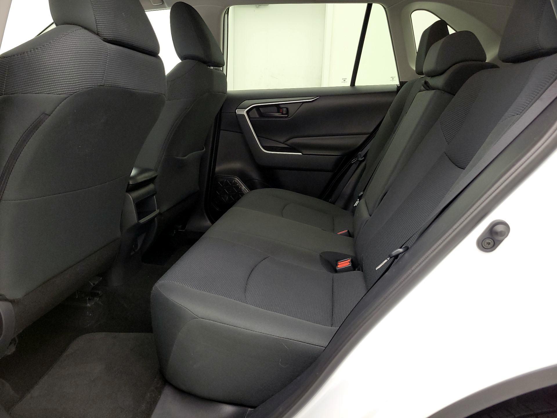 Thumbnail: 2019 Toyota RAV4 - 19