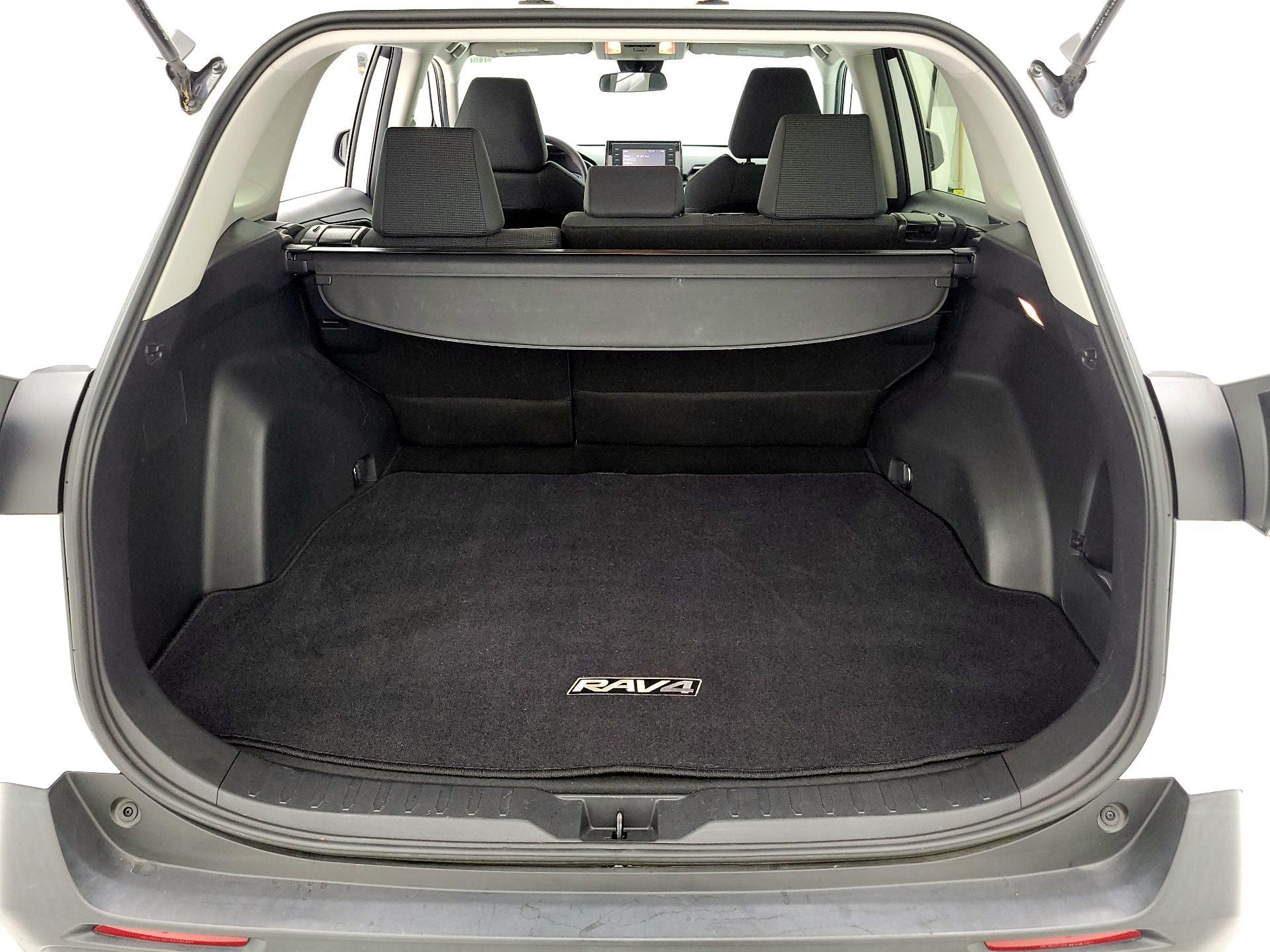 Thumbnail: 2019 Toyota RAV4 - 20