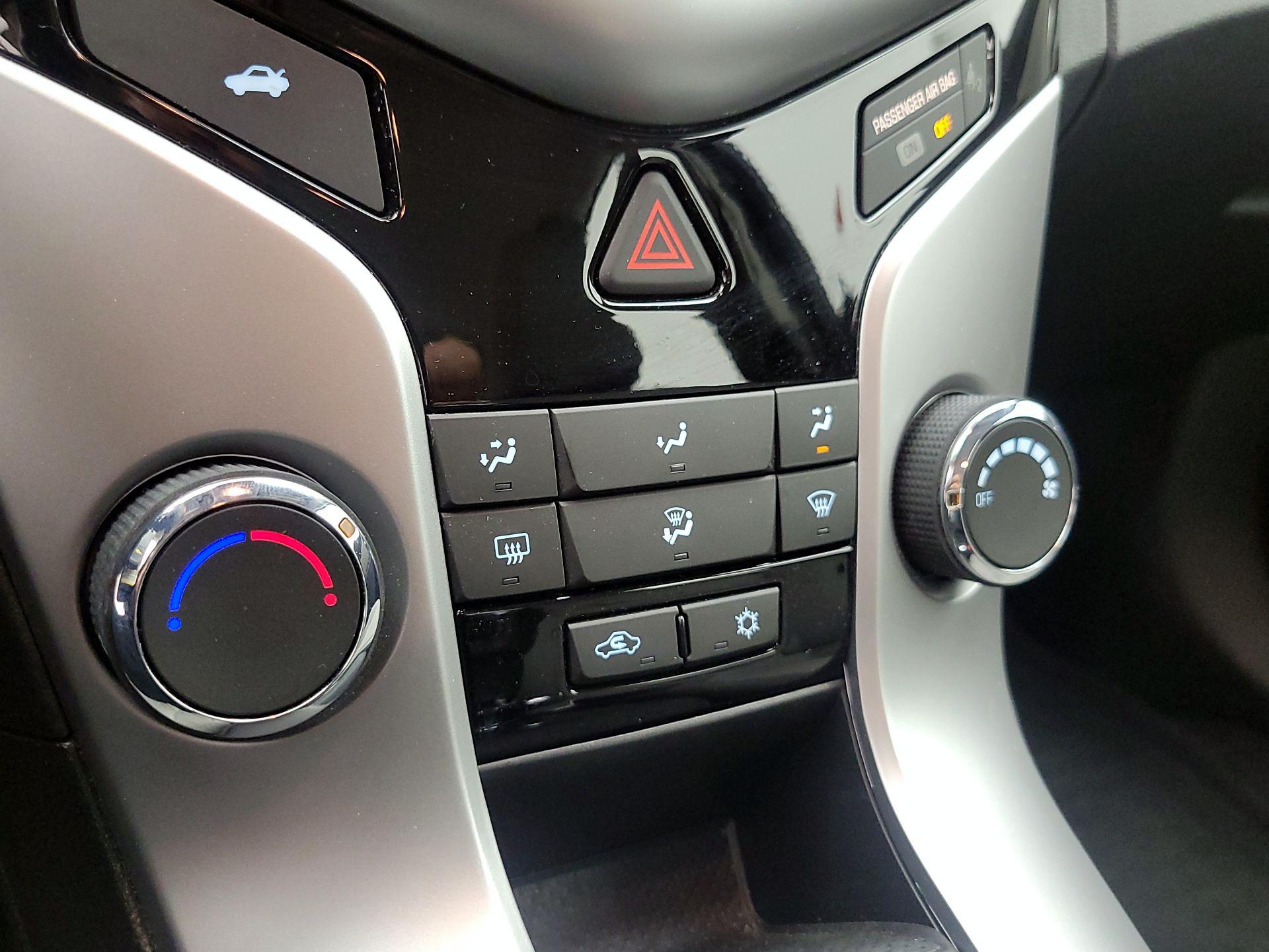 Thumbnail: 2016 Chevrolet Cruze - 16