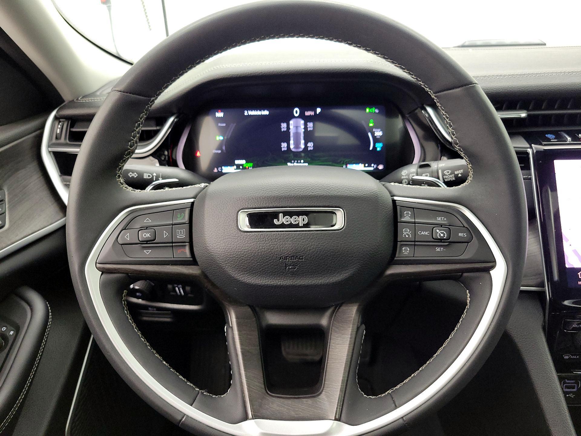 Thumbnail: 2023 Jeep Grand Cherokee - 10