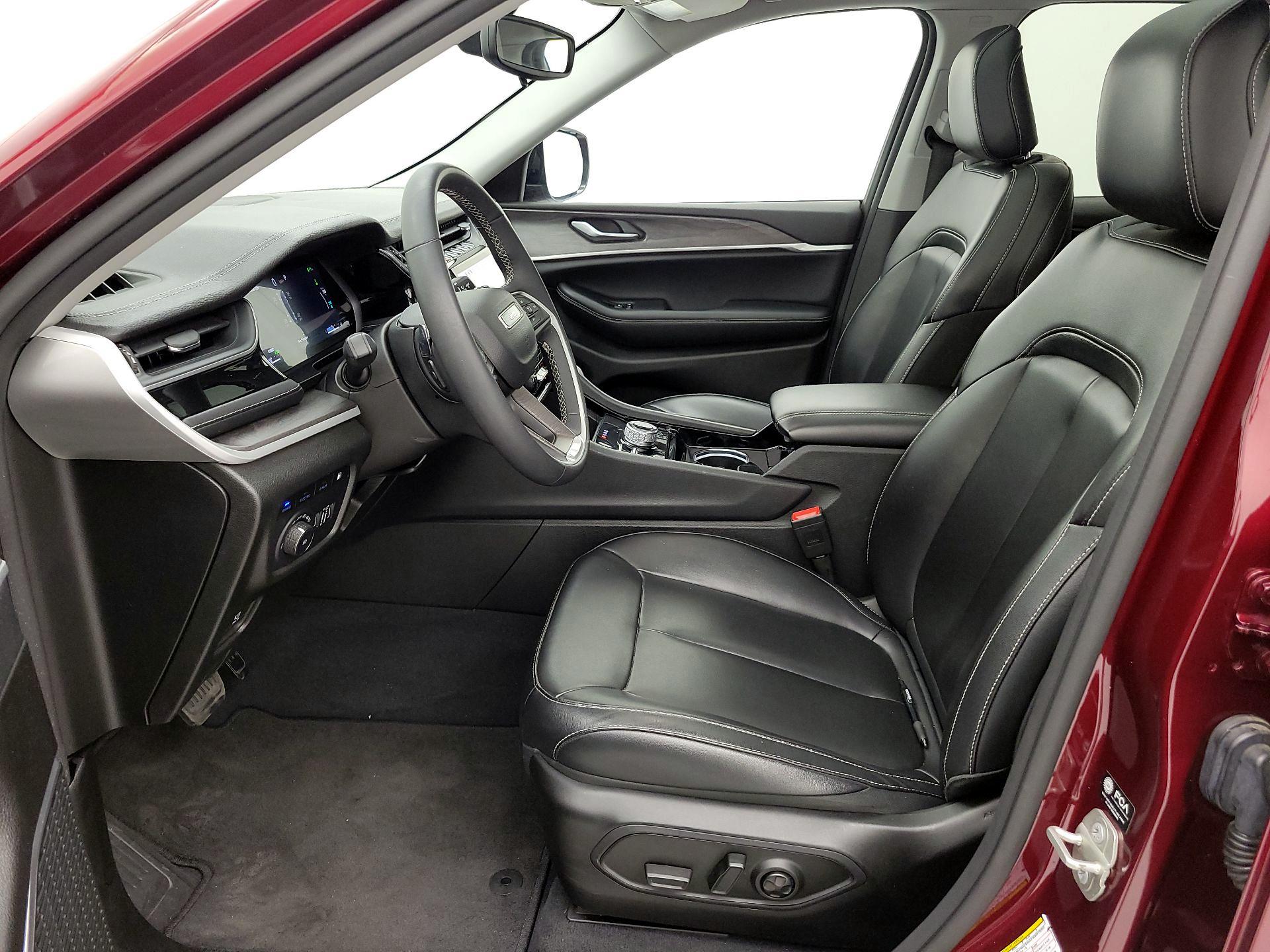 Thumbnail: 2023 Jeep Grand Cherokee - 11