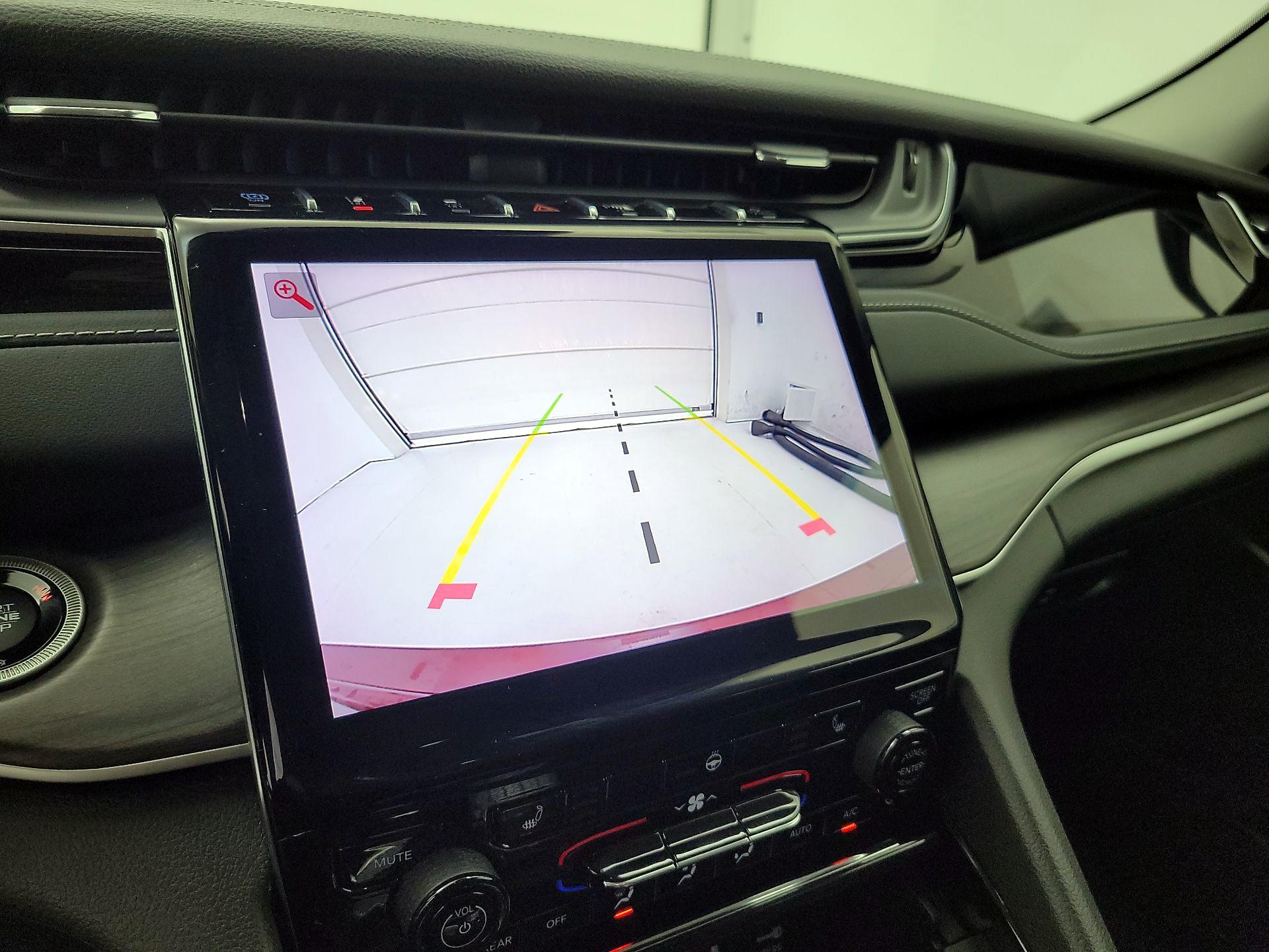 Thumbnail: 2023 Jeep Grand Cherokee - 15