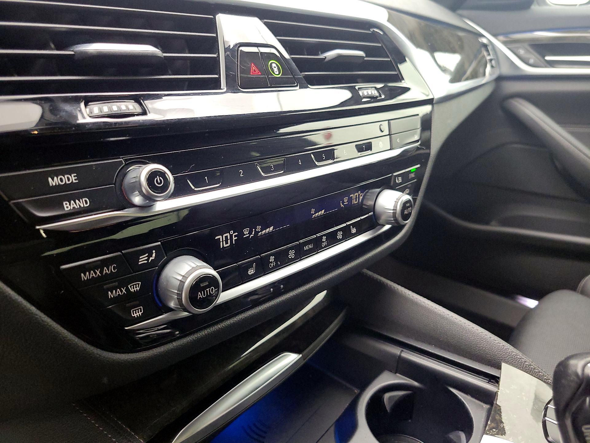 Thumbnail: 2021 BMW 5 Series - 17