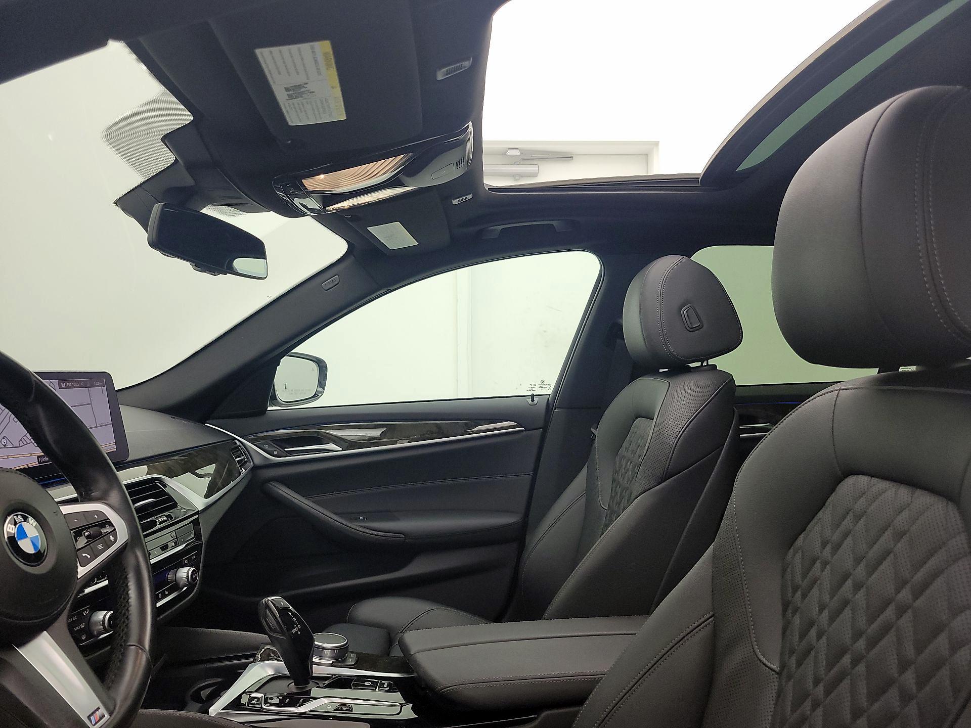 Thumbnail: 2021 BMW 5 Series - 20