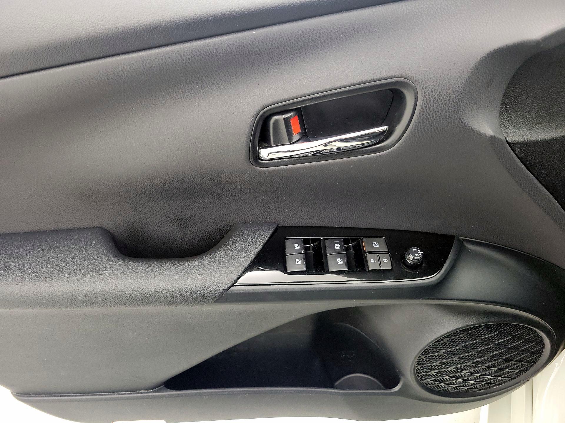 Thumbnail: 2018 Toyota Prius - 12