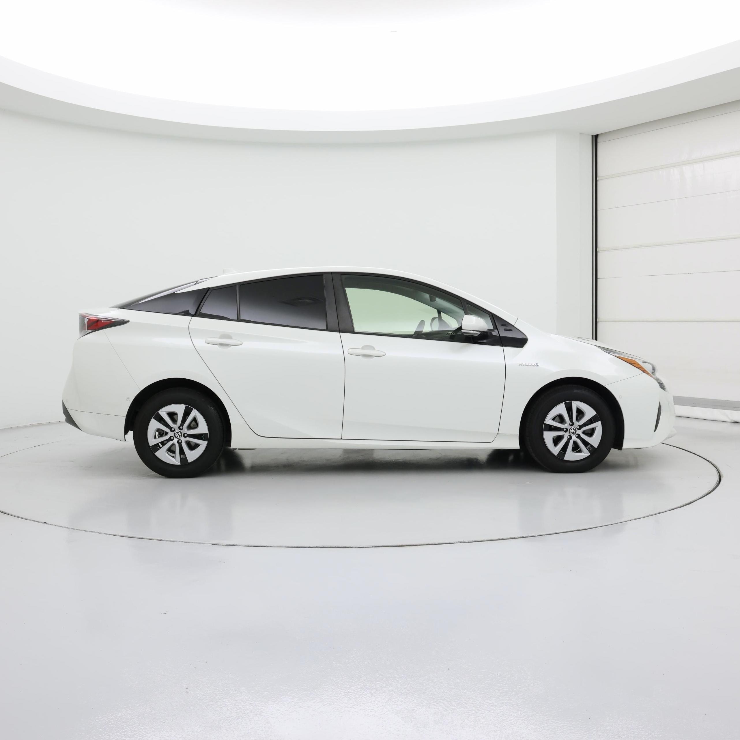 Thumbnail: 2018 Toyota Prius - 7