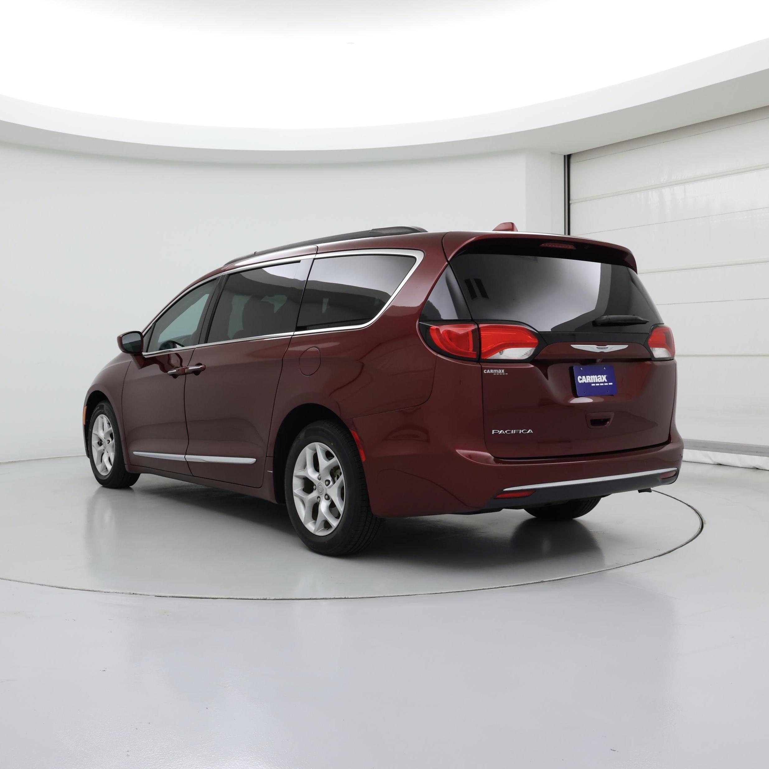 Thumbnail: 2017 Chrysler Pacifica - 2