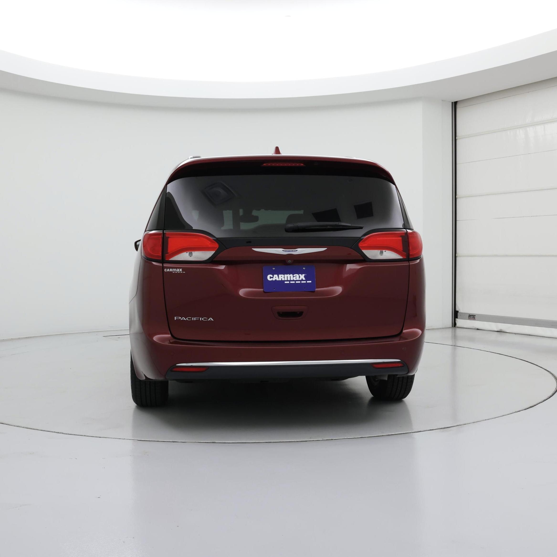 Thumbnail: 2017 Chrysler Pacifica - 6