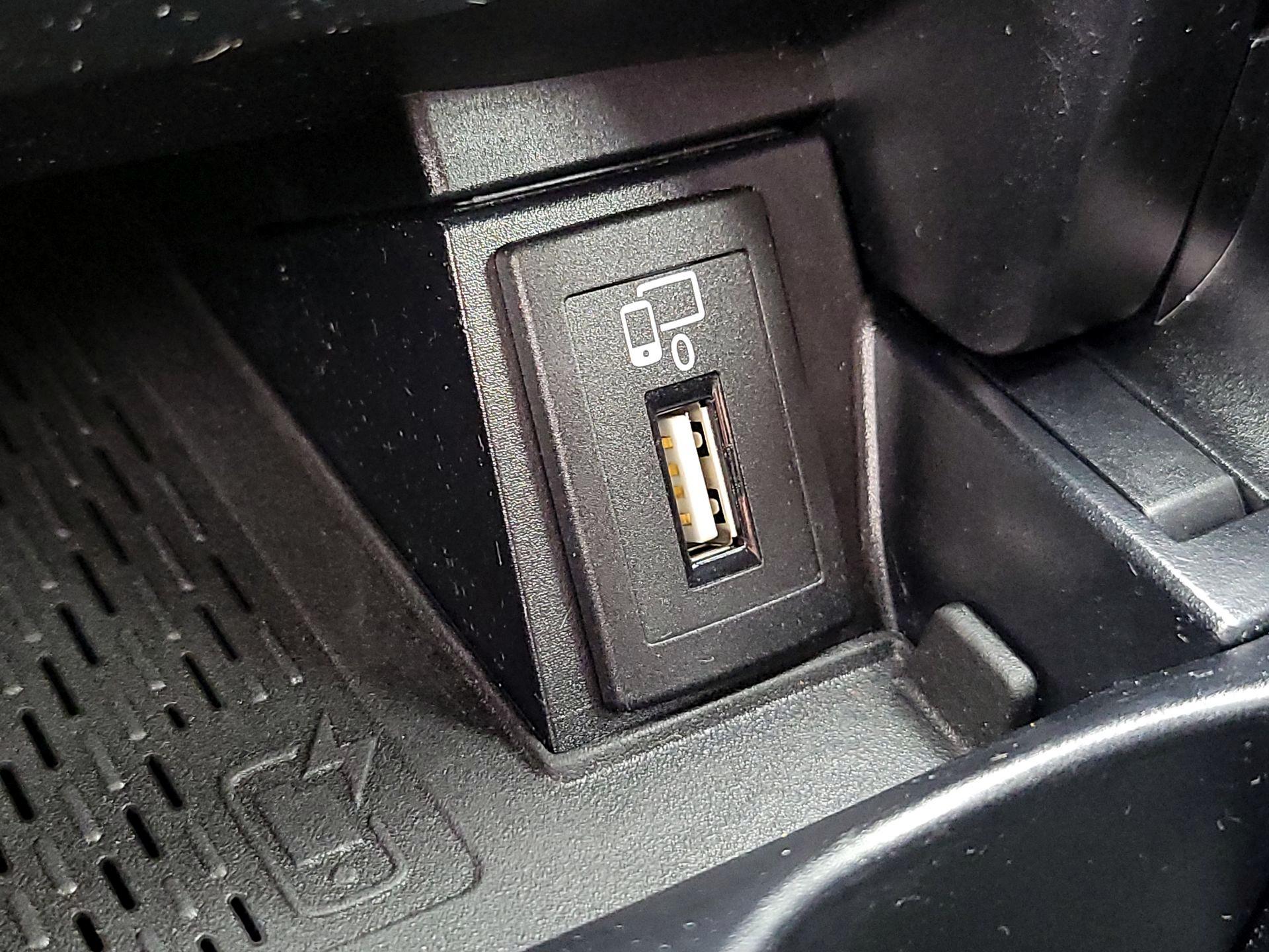 Thumbnail: 2019 Mercedes-Benz C-Class - 19