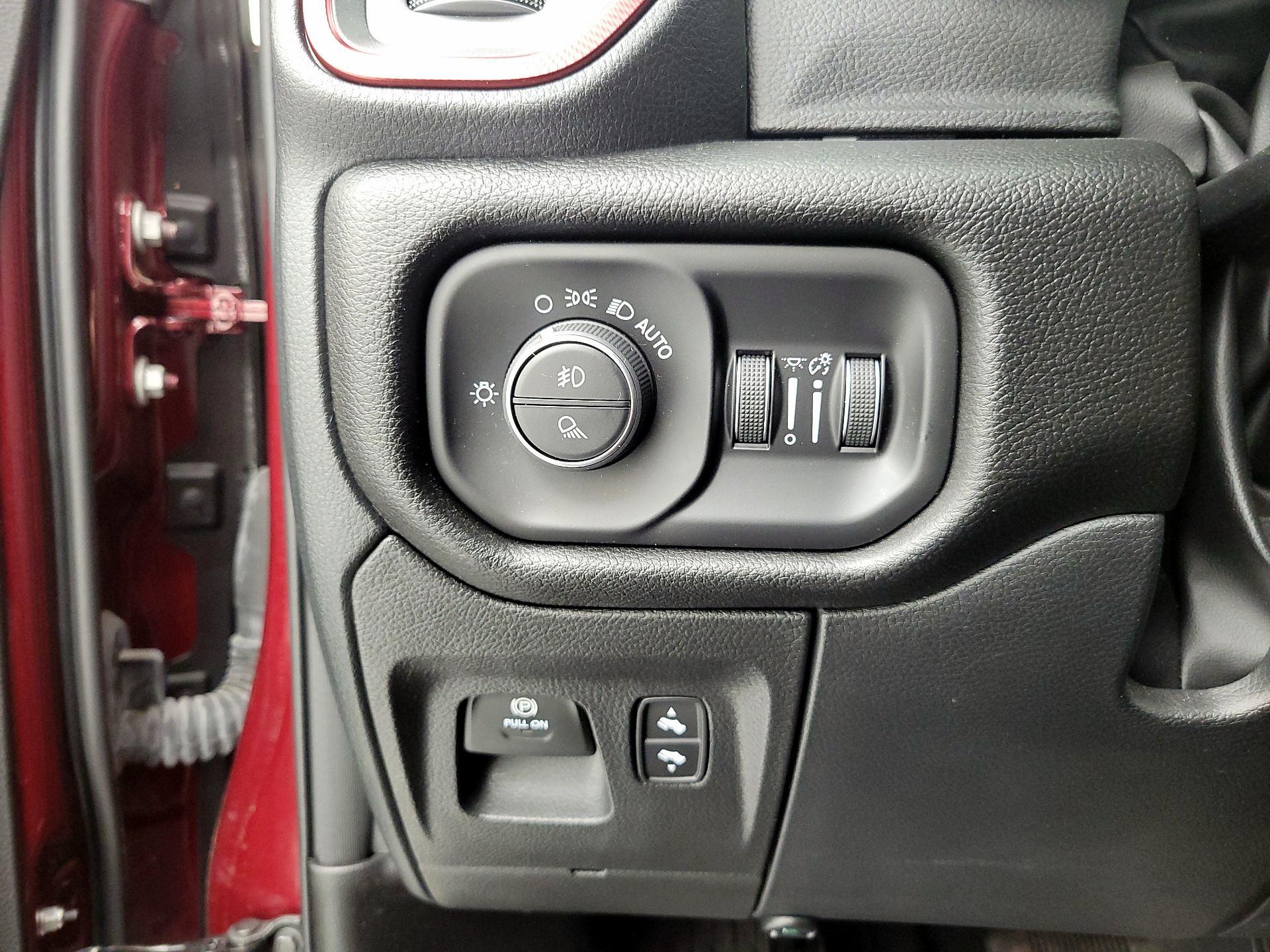 Thumbnail: 2025 RAM 1500 - 13