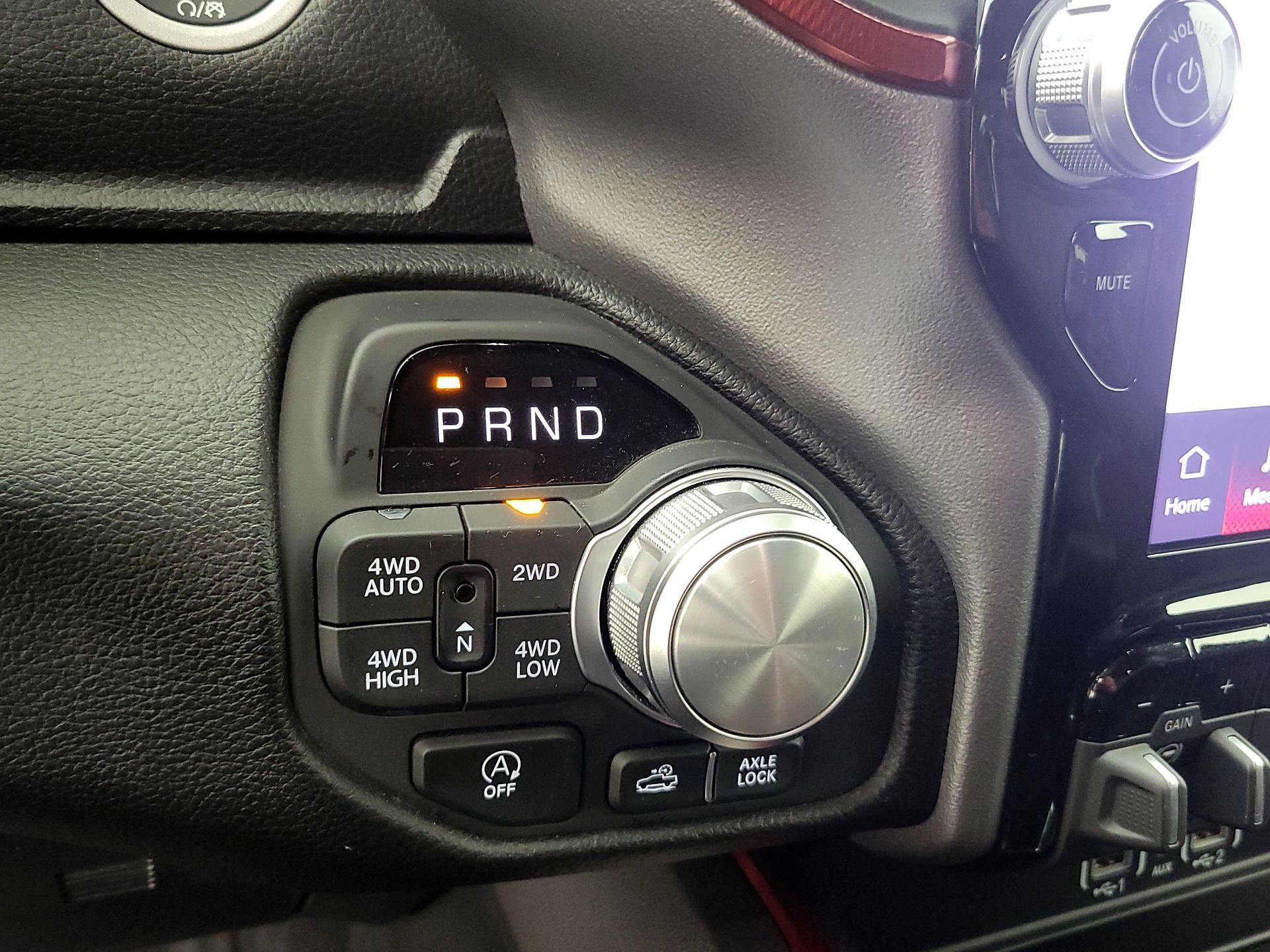 Thumbnail: 2025 RAM 1500 - 18