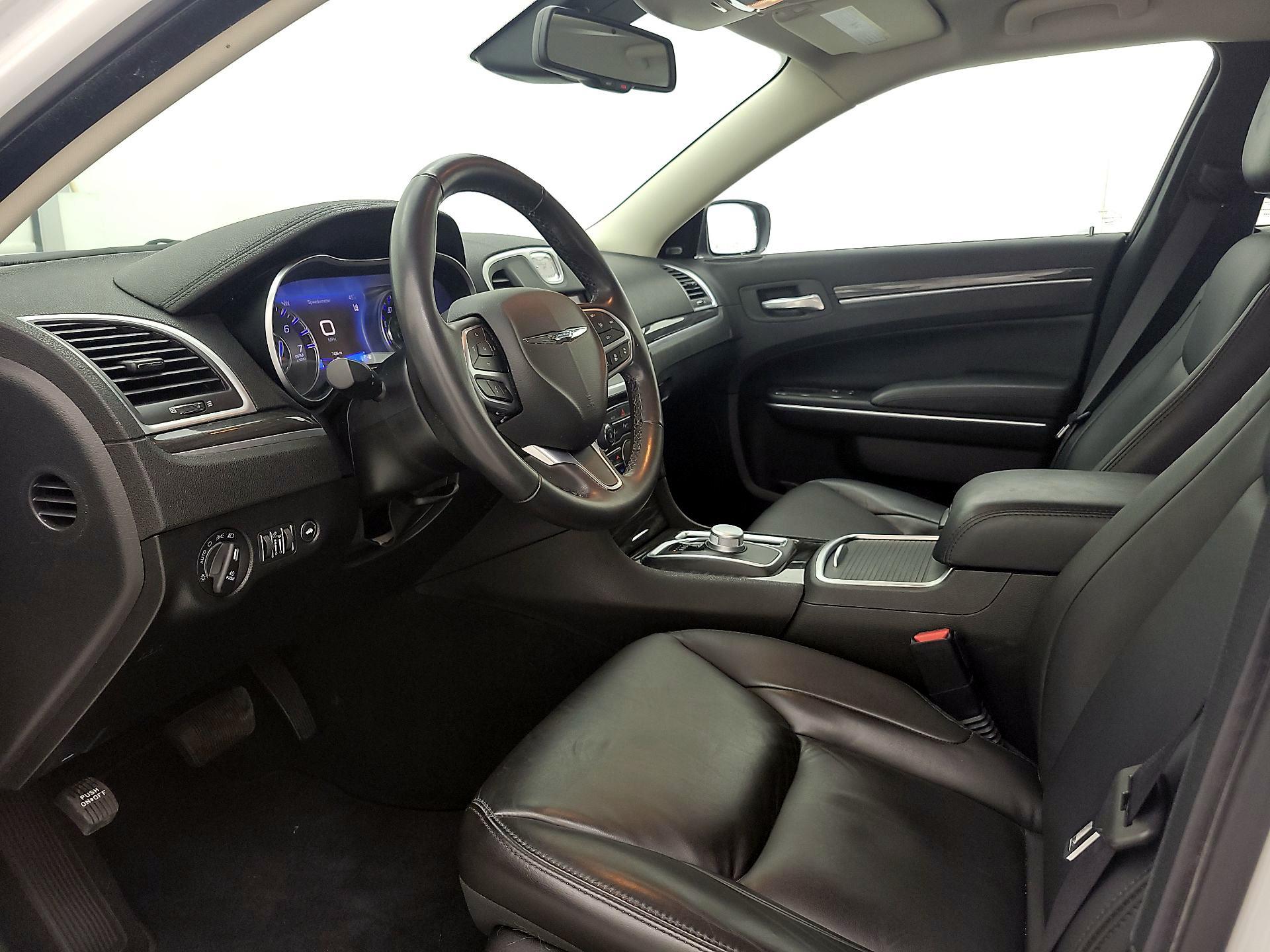 Thumbnail: 2022 Chrysler 300 - 11