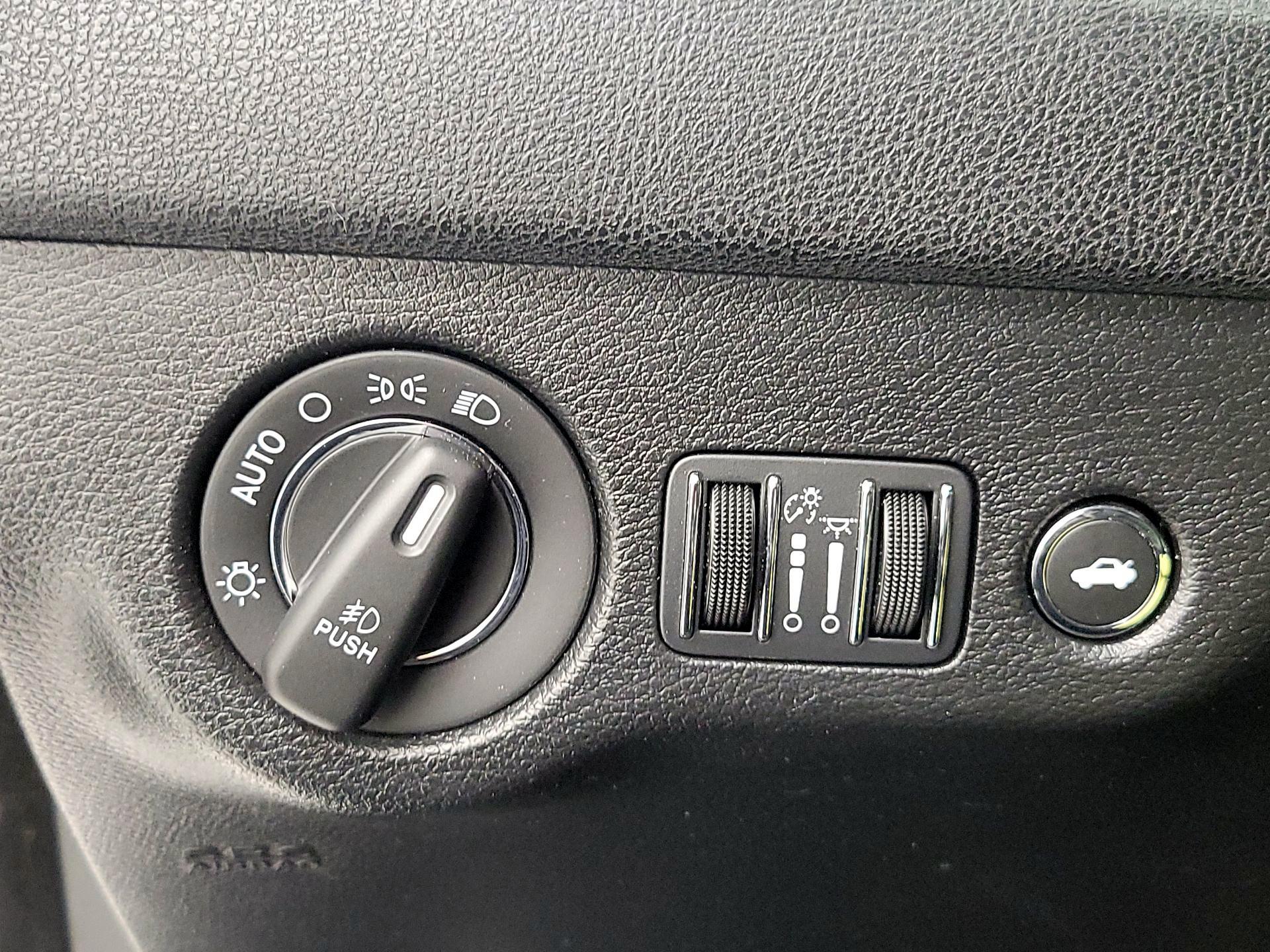 Thumbnail: 2022 Chrysler 300 - 13