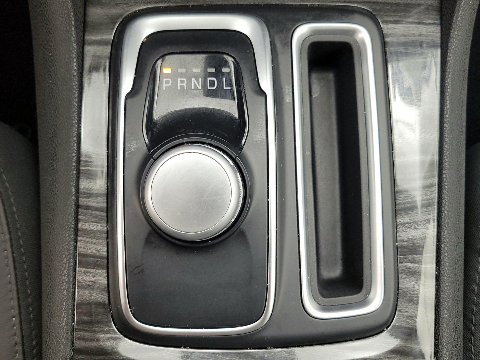 Thumbnail: 2022 Chrysler 300 - 17