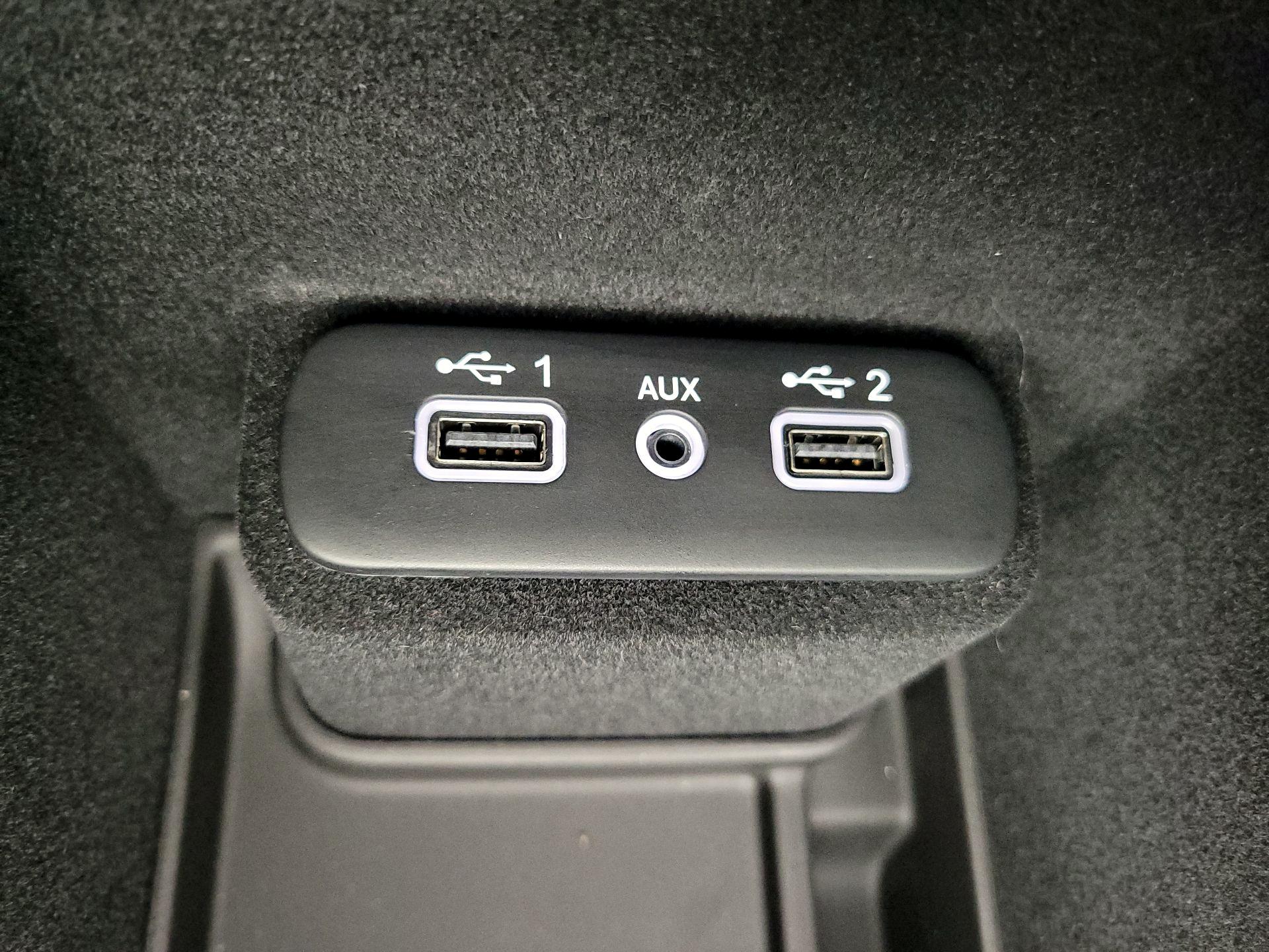 Thumbnail: 2022 Chrysler 300 - 18