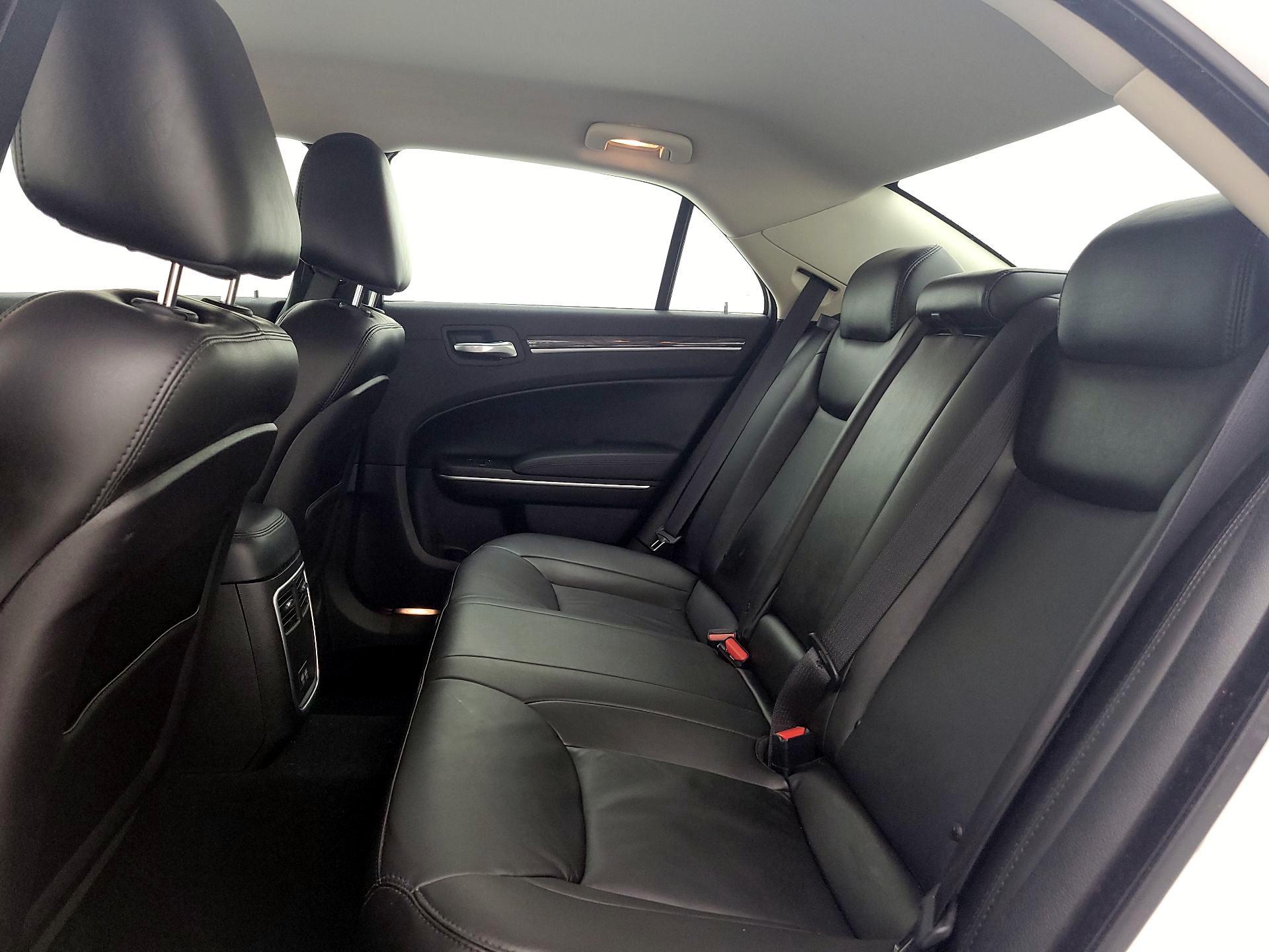 Thumbnail: 2022 Chrysler 300 - 19