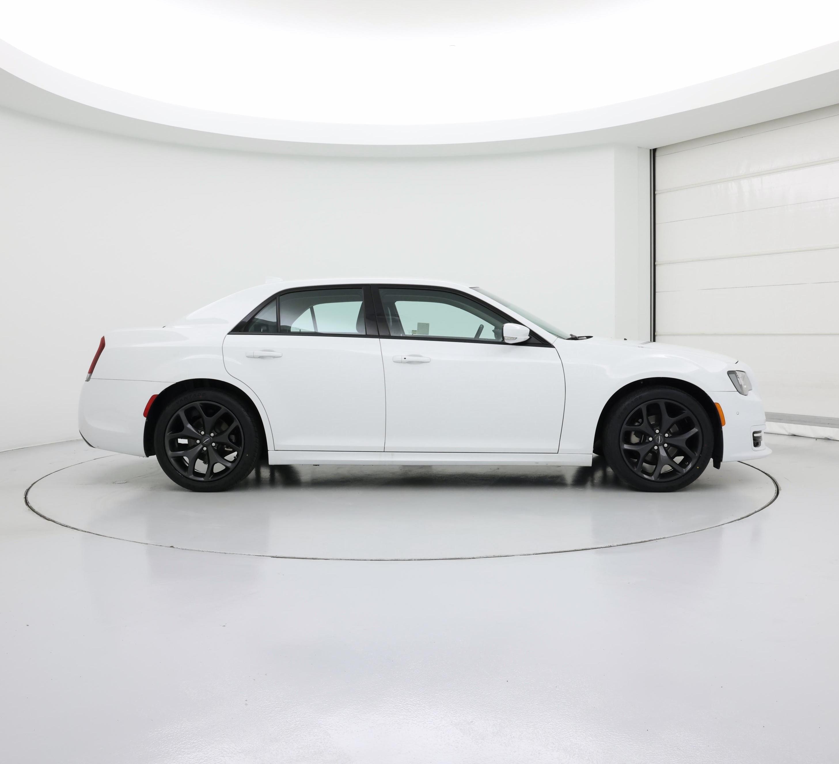 Thumbnail: 2022 Chrysler 300 - 7