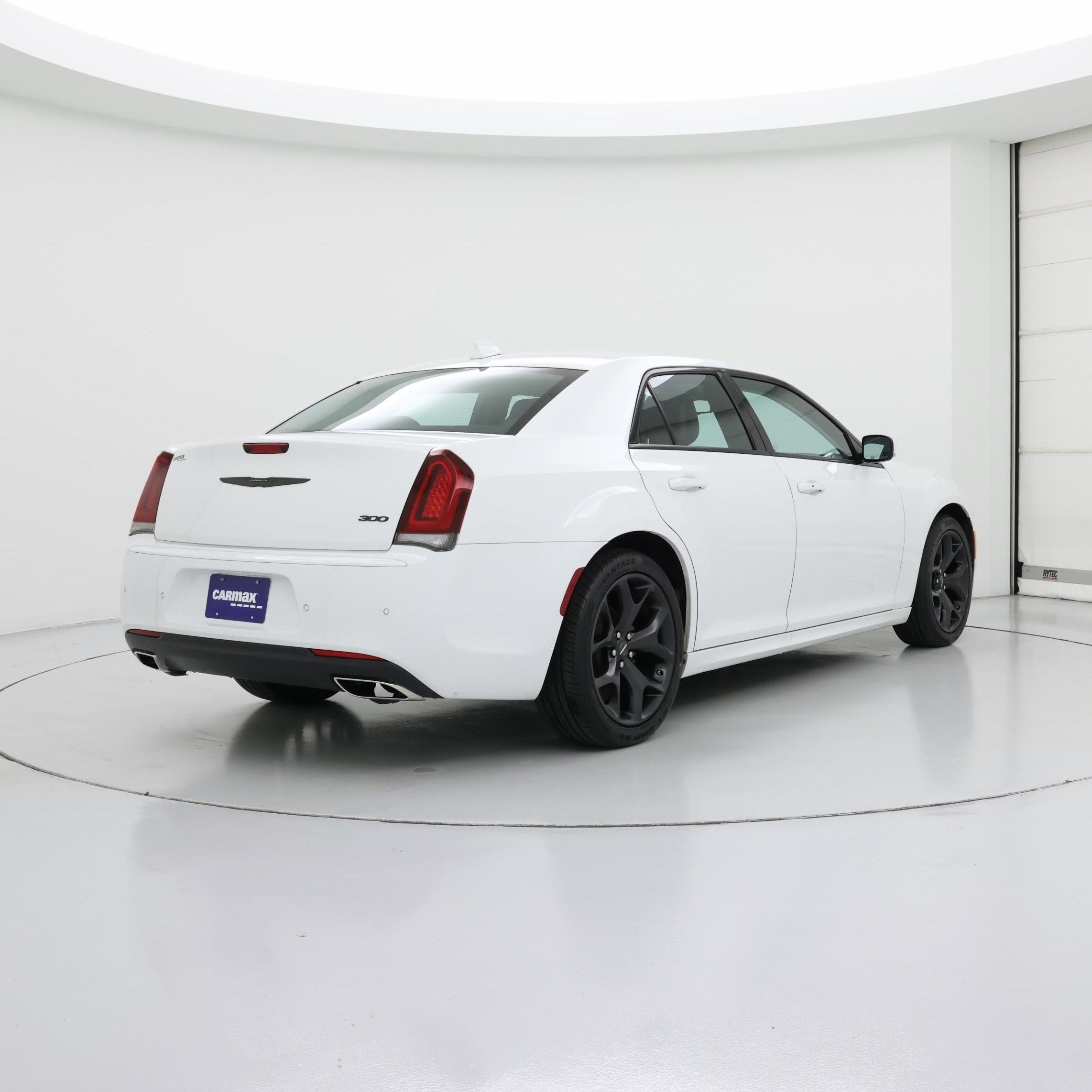 Thumbnail: 2022 Chrysler 300 - 8