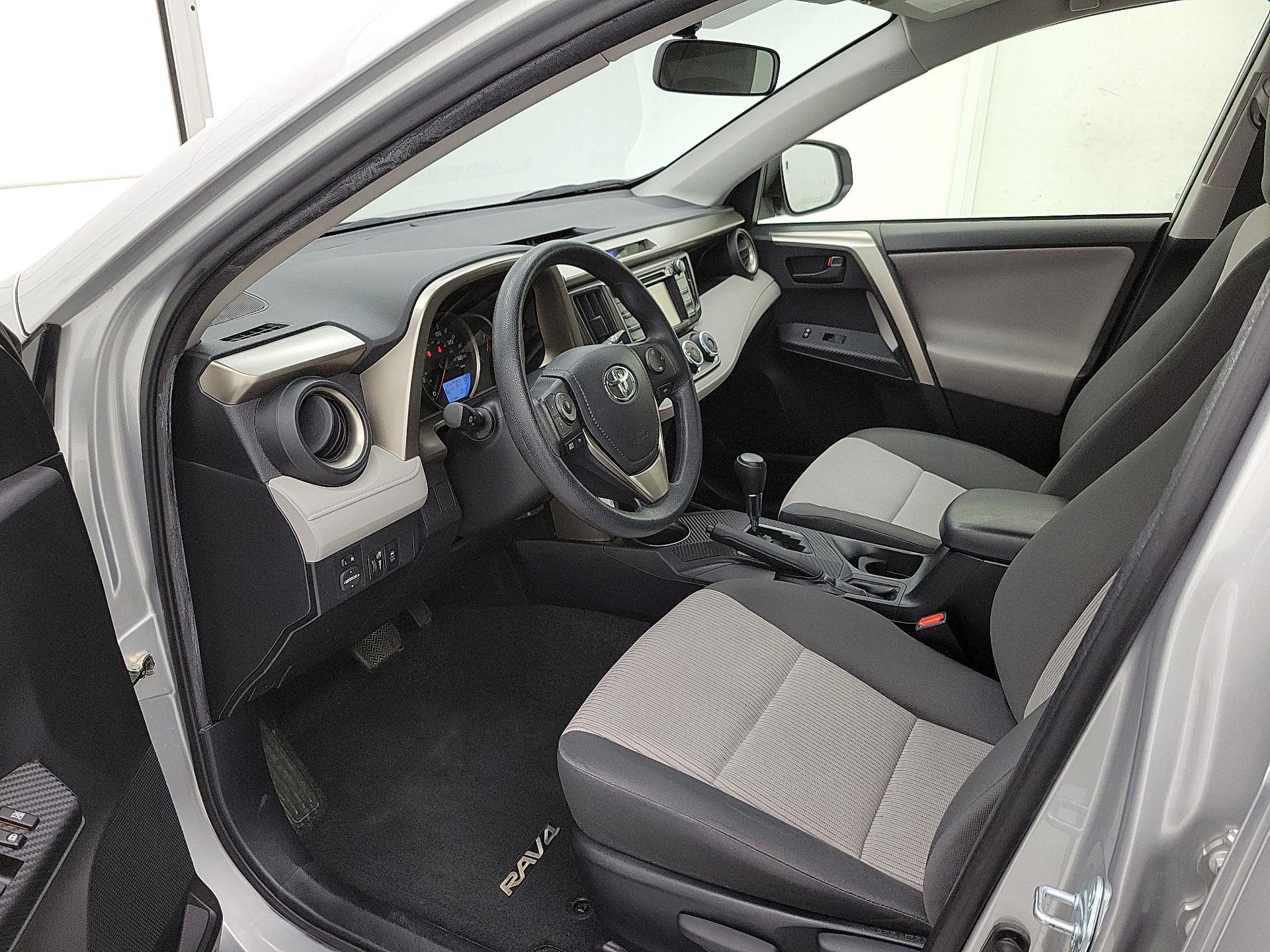 Thumbnail: 2014 Toyota RAV4 - 11