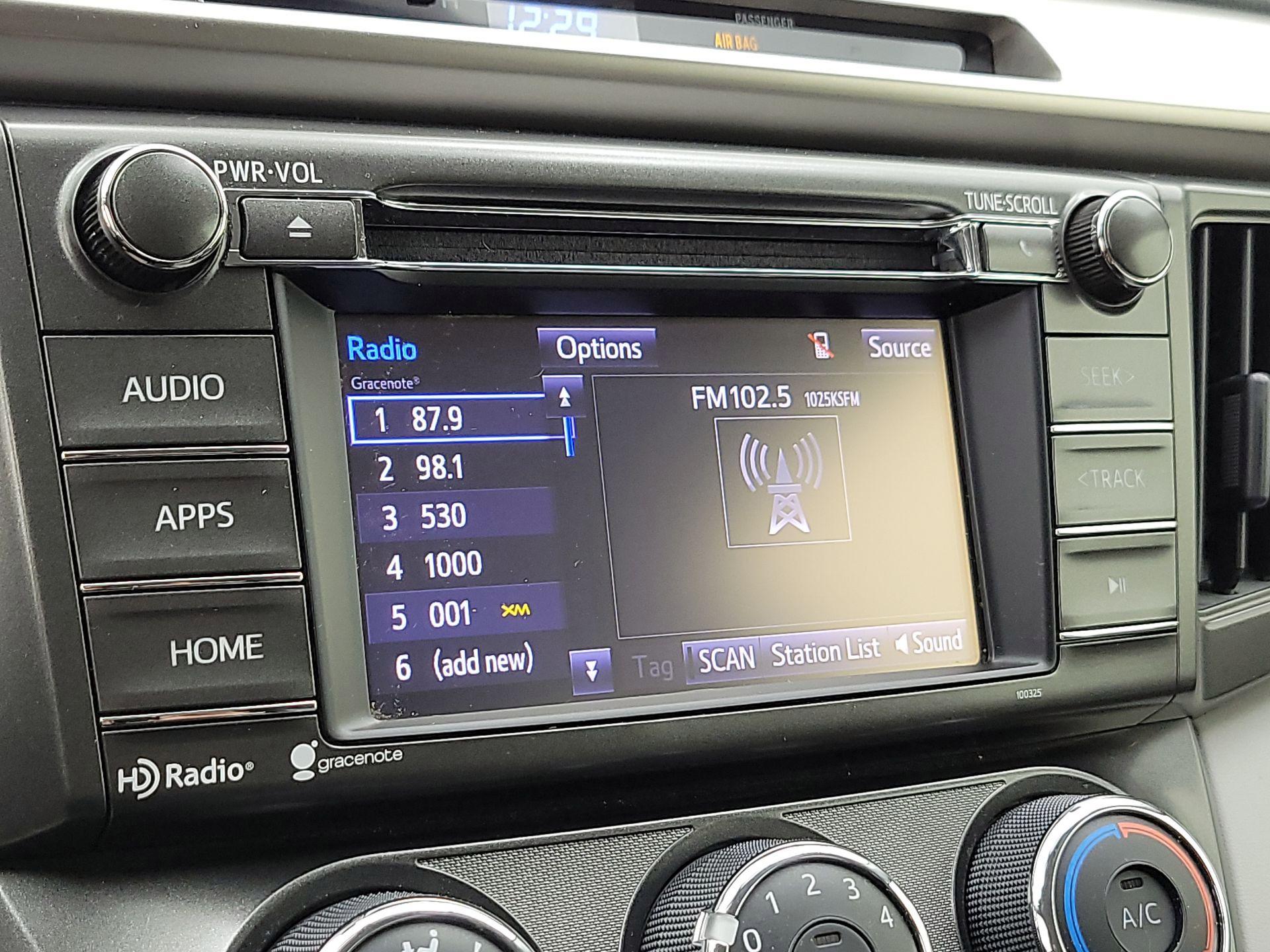 Thumbnail: 2014 Toyota RAV4 - 15