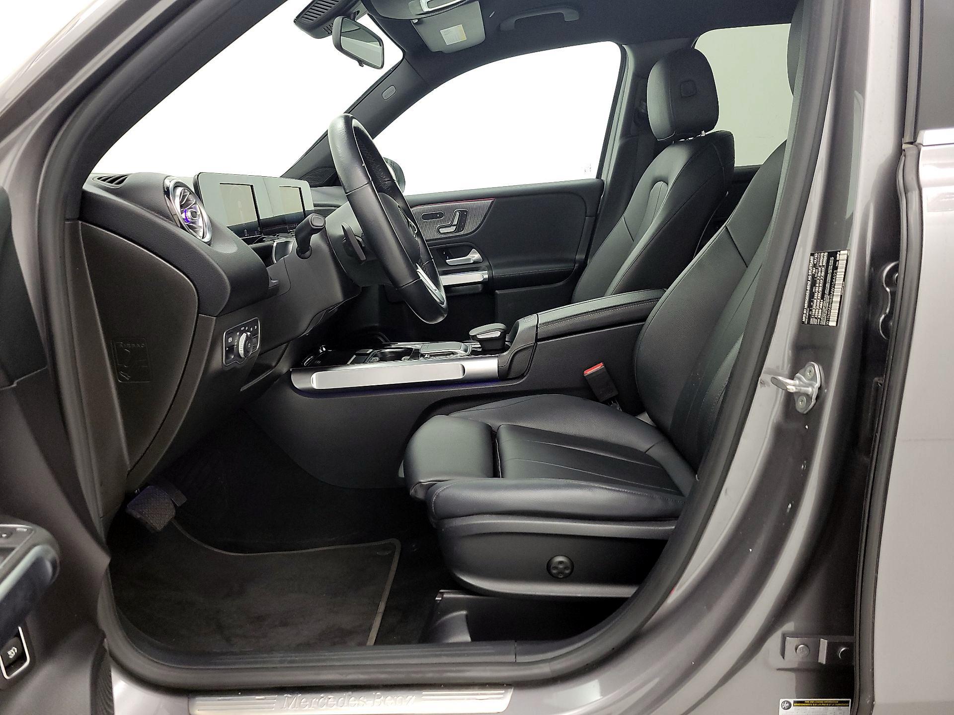 Thumbnail: 2021 Mercedes-Benz GLB - 11