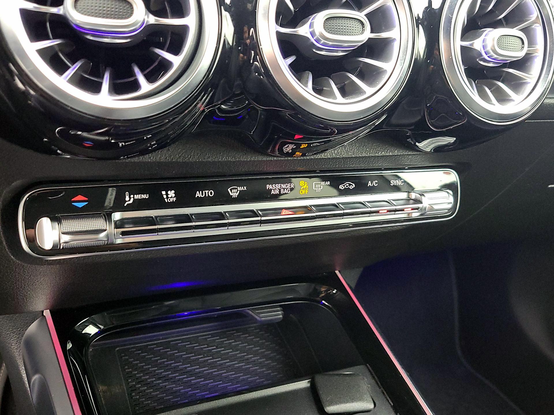 Thumbnail: 2021 Mercedes-Benz GLB - 16