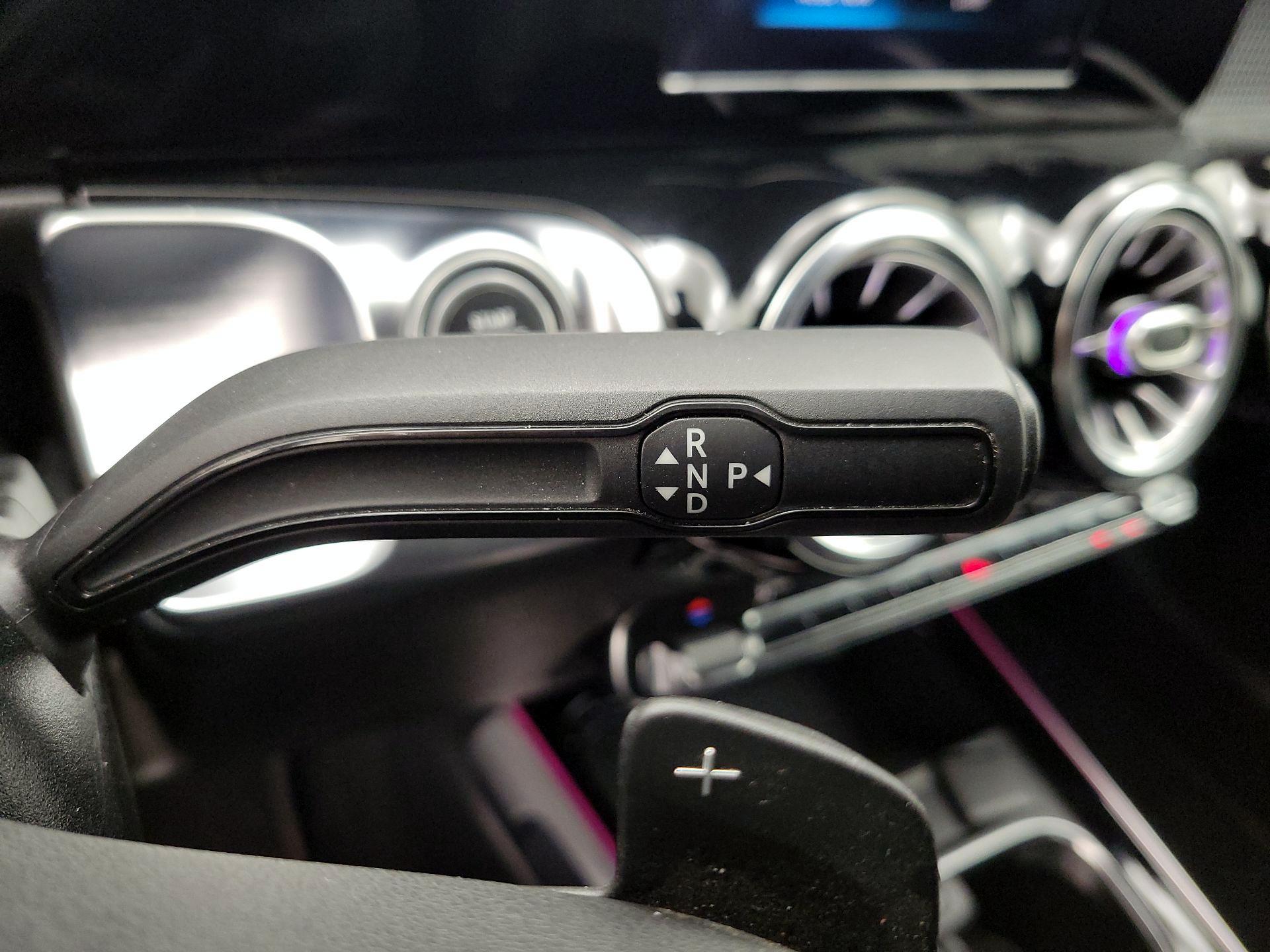 Thumbnail: 2021 Mercedes-Benz GLB - 17