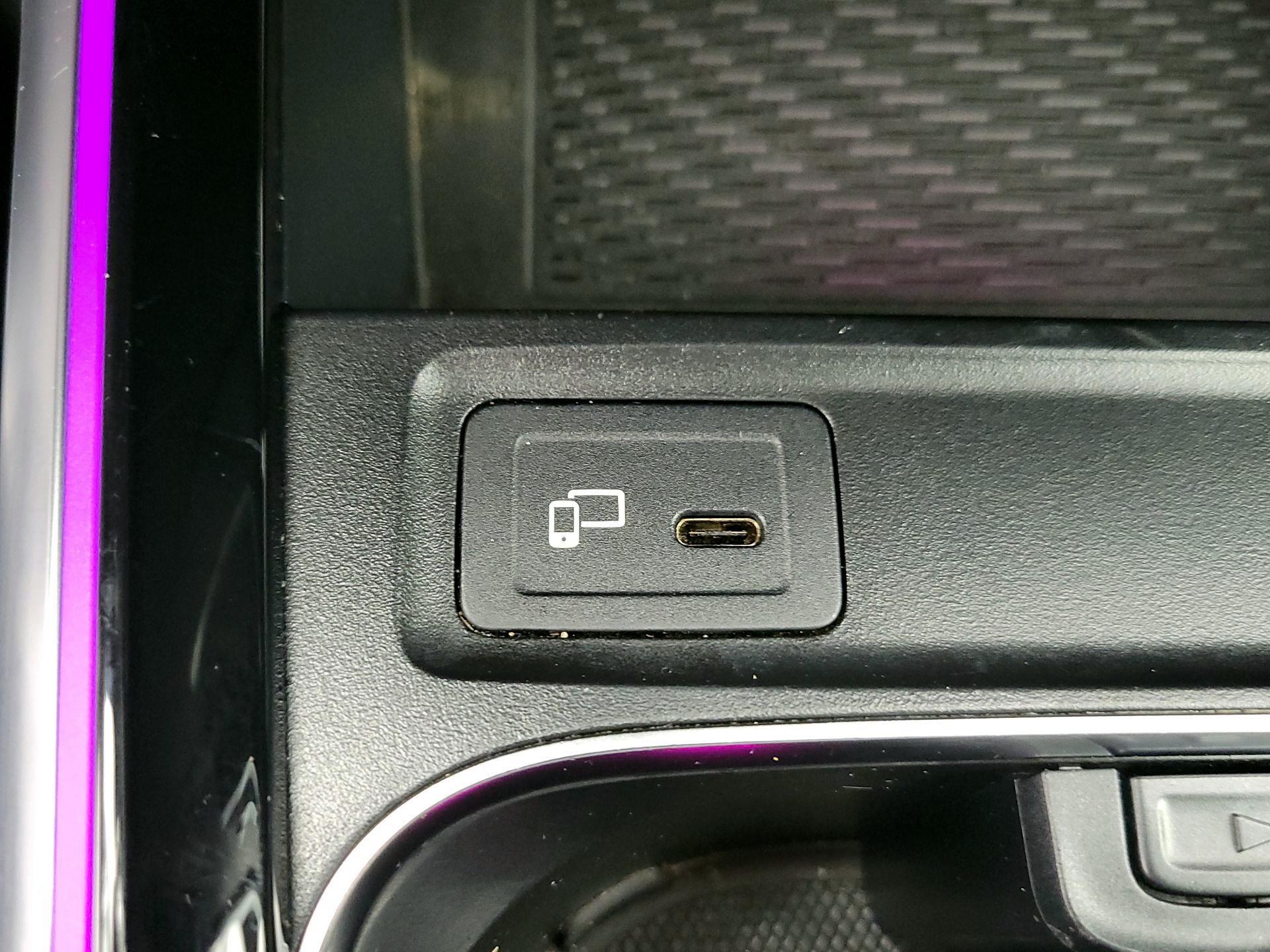 Thumbnail: 2021 Mercedes-Benz GLB - 18